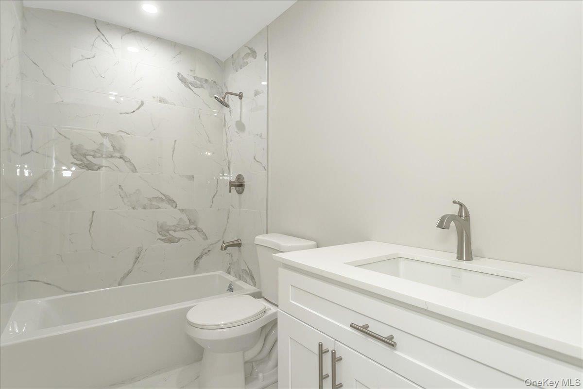 Single Family Wesleyan  Suffolk County, NY 11787, MLS-925583-27