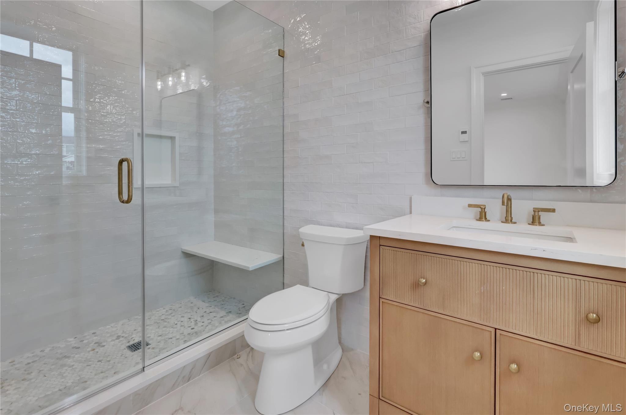 Single Family Estates Suffolk County, NY 11747, MLS-925599-16