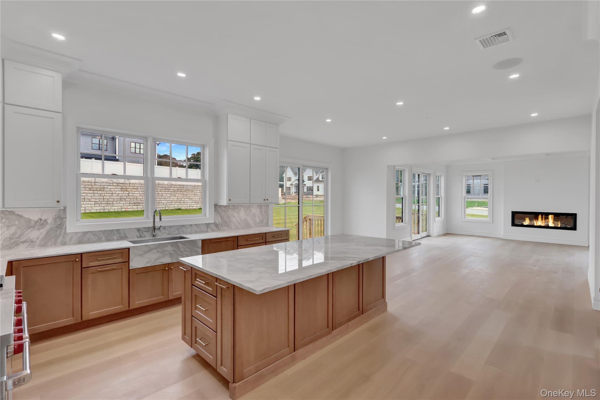 Single Family Estates Suffolk County, NY 11747, MLS-925599-4