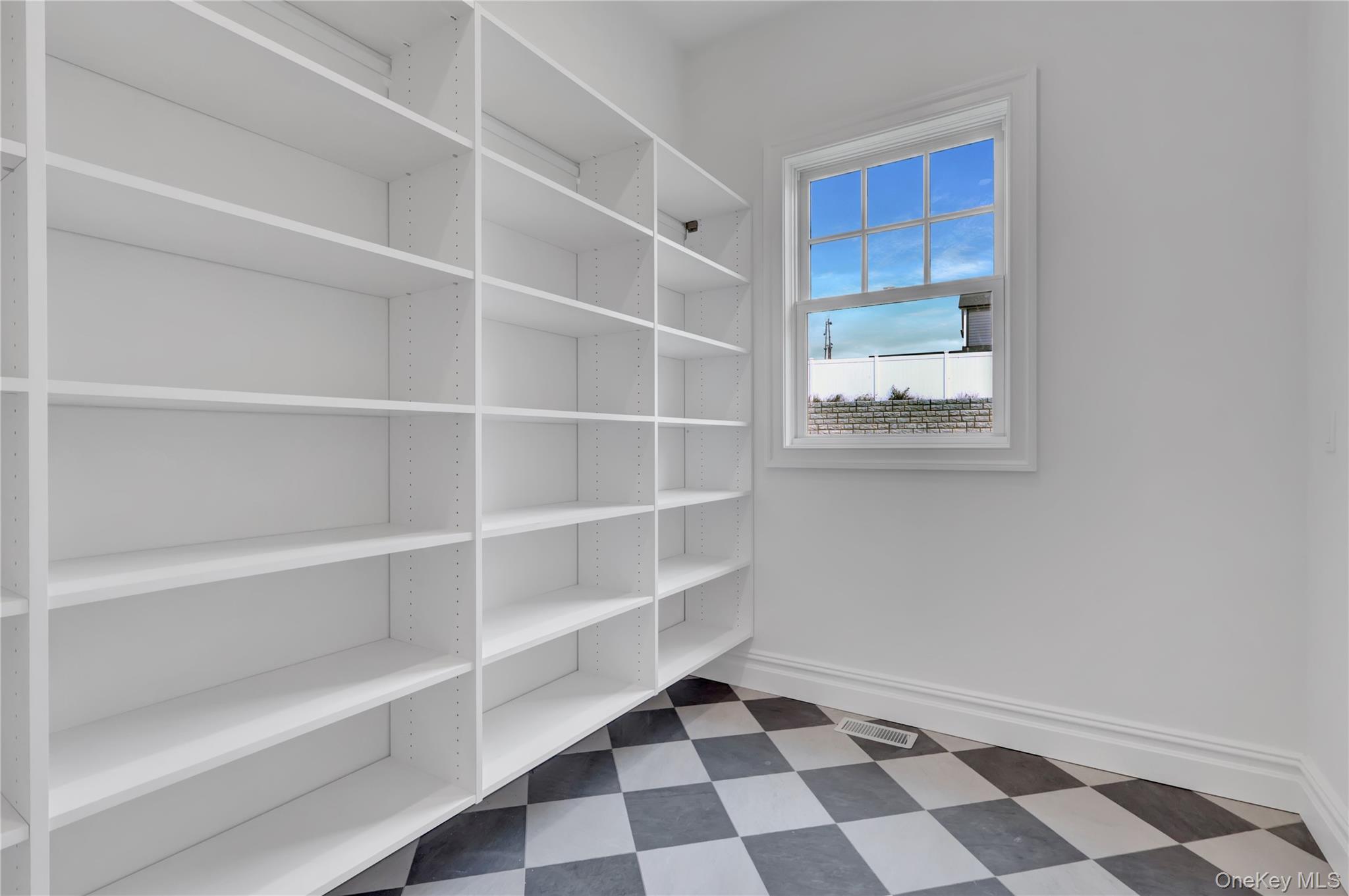 Single Family Estates Suffolk County, NY 11747, MLS-925599-8