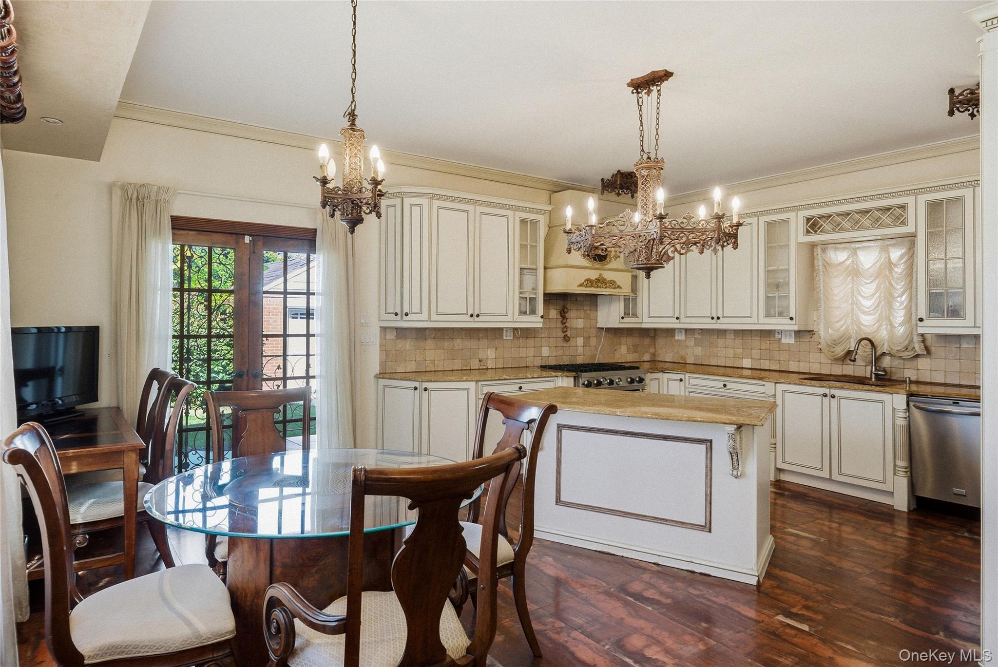 Single Family Radnor Queens, NY 11432, MLS-925654-4