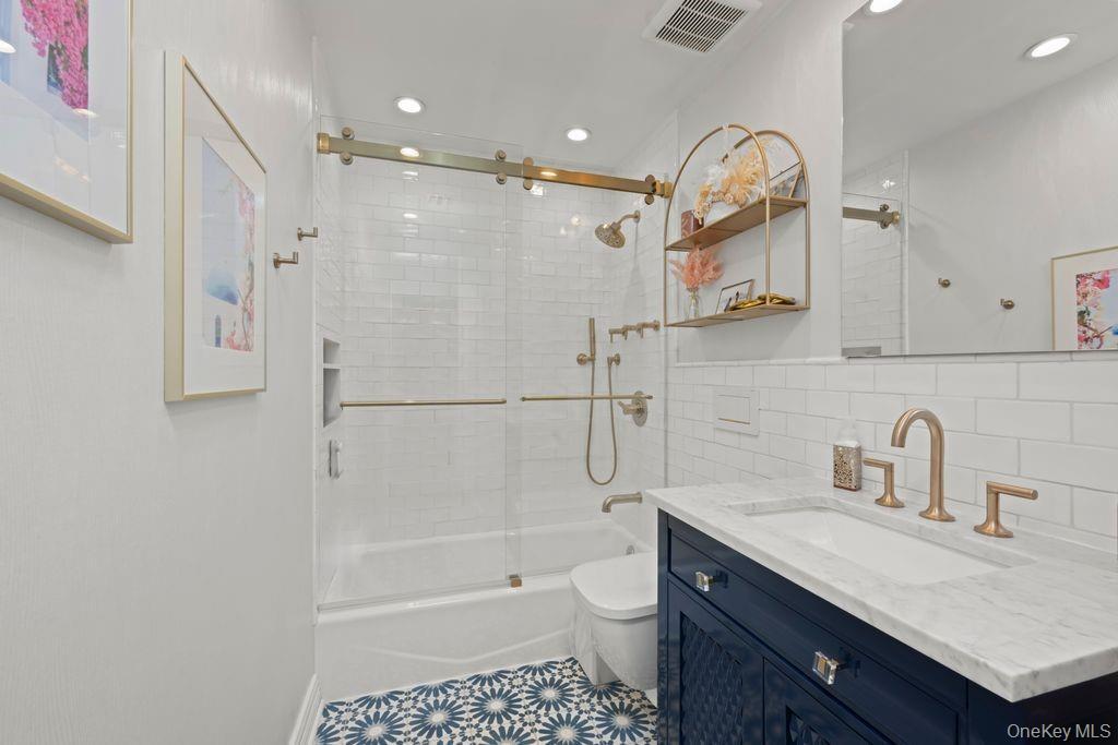 Single Family Beacon Staten Island, NY 10306, MLS-925658-18