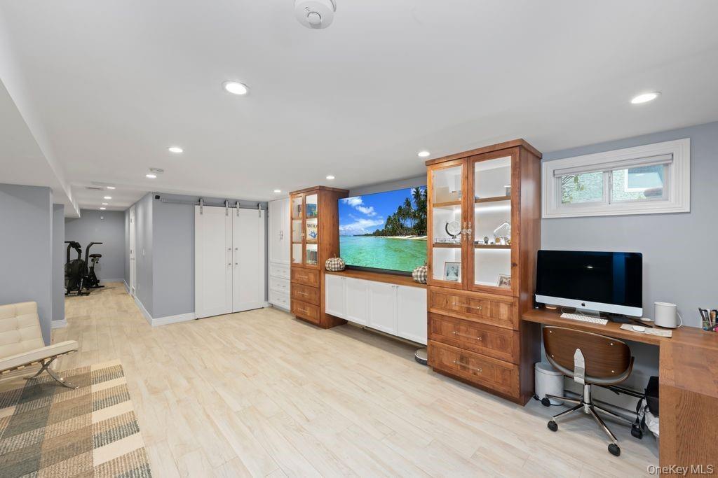 Single Family Beacon Staten Island, NY 10306, MLS-925658-22