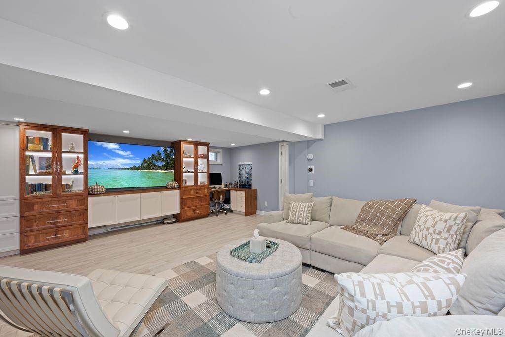 Single Family Beacon Staten Island, NY 10306, MLS-925658-24