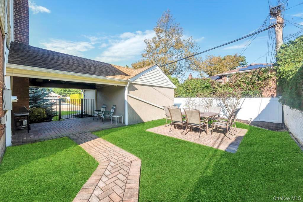 Single Family Place  Nassau County, NY 11040, MLS-925684-23