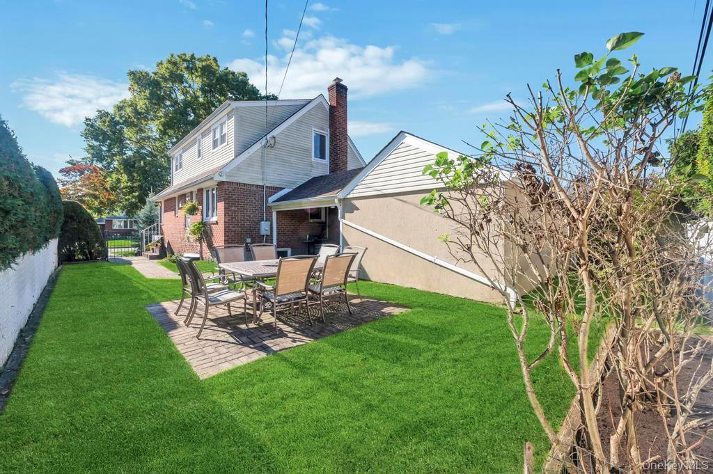 Single Family Place  Nassau County, NY 11040, MLS-925684-24