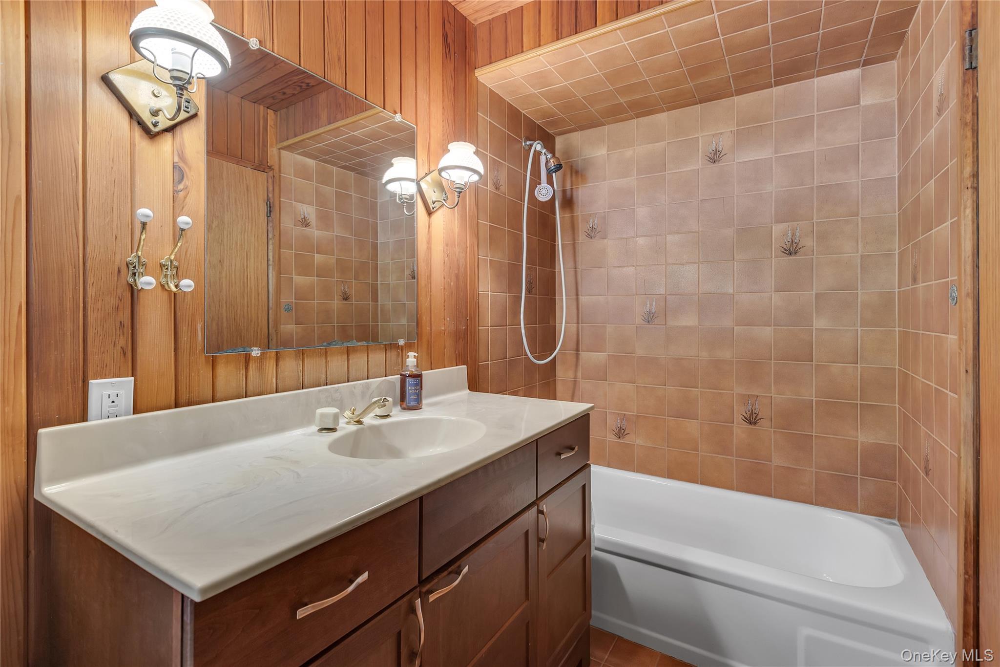 Single Family Roxbury Suffolk County, NY 11725, MLS-925696-12