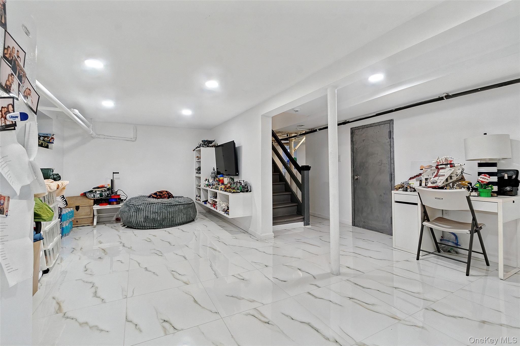 Single Family Beach 146th  Queens, NY 11694, MLS-925706-23