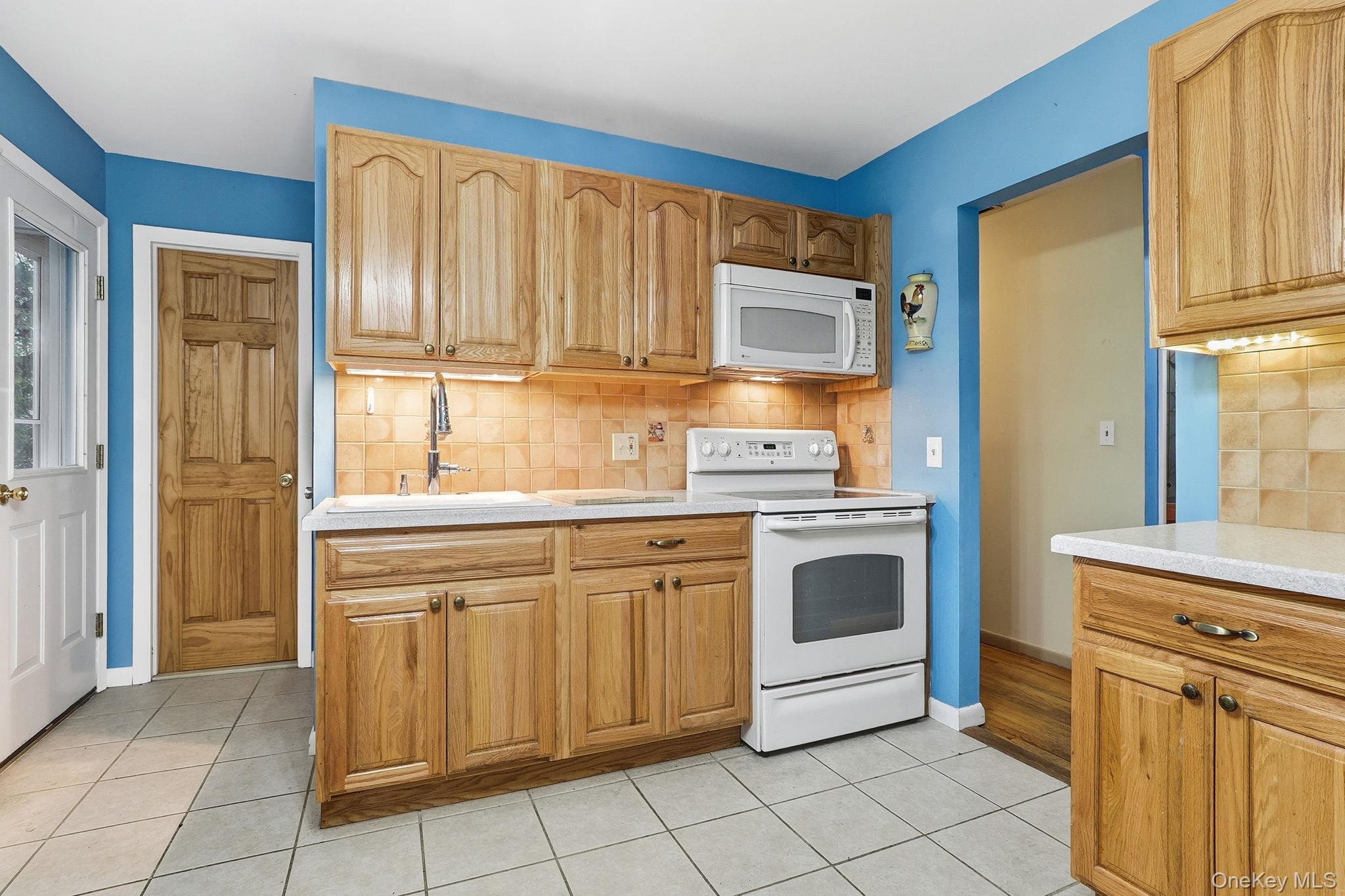 Single Family Hamilton Dutchess County, NY 12533, MLS-925718-13