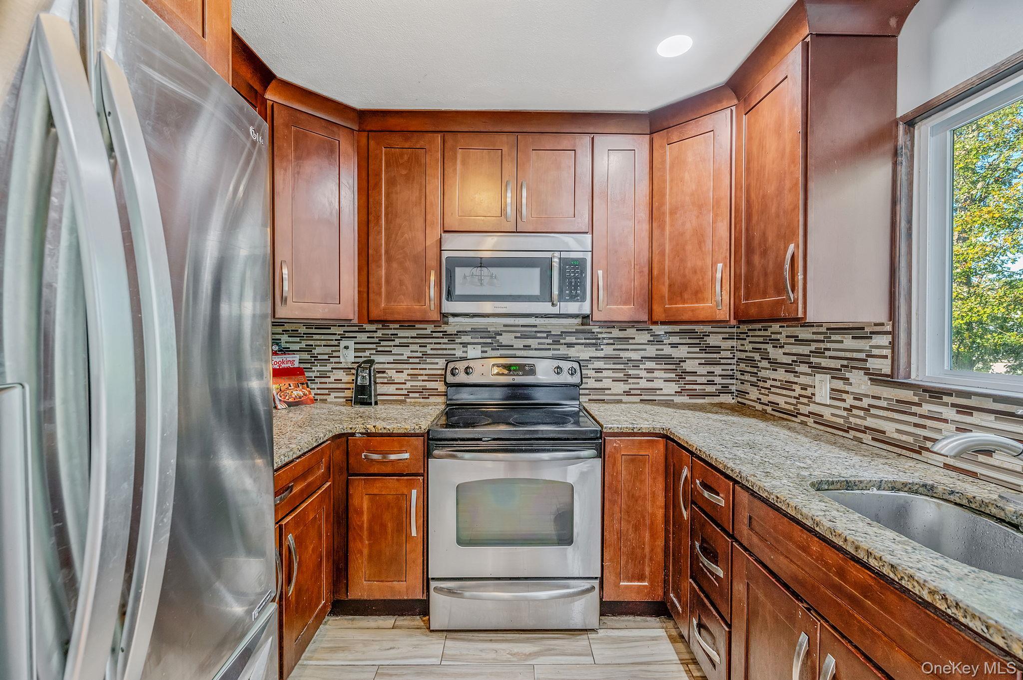 Single Family 30th  Suffolk County, NY 11798, MLS-925751-11