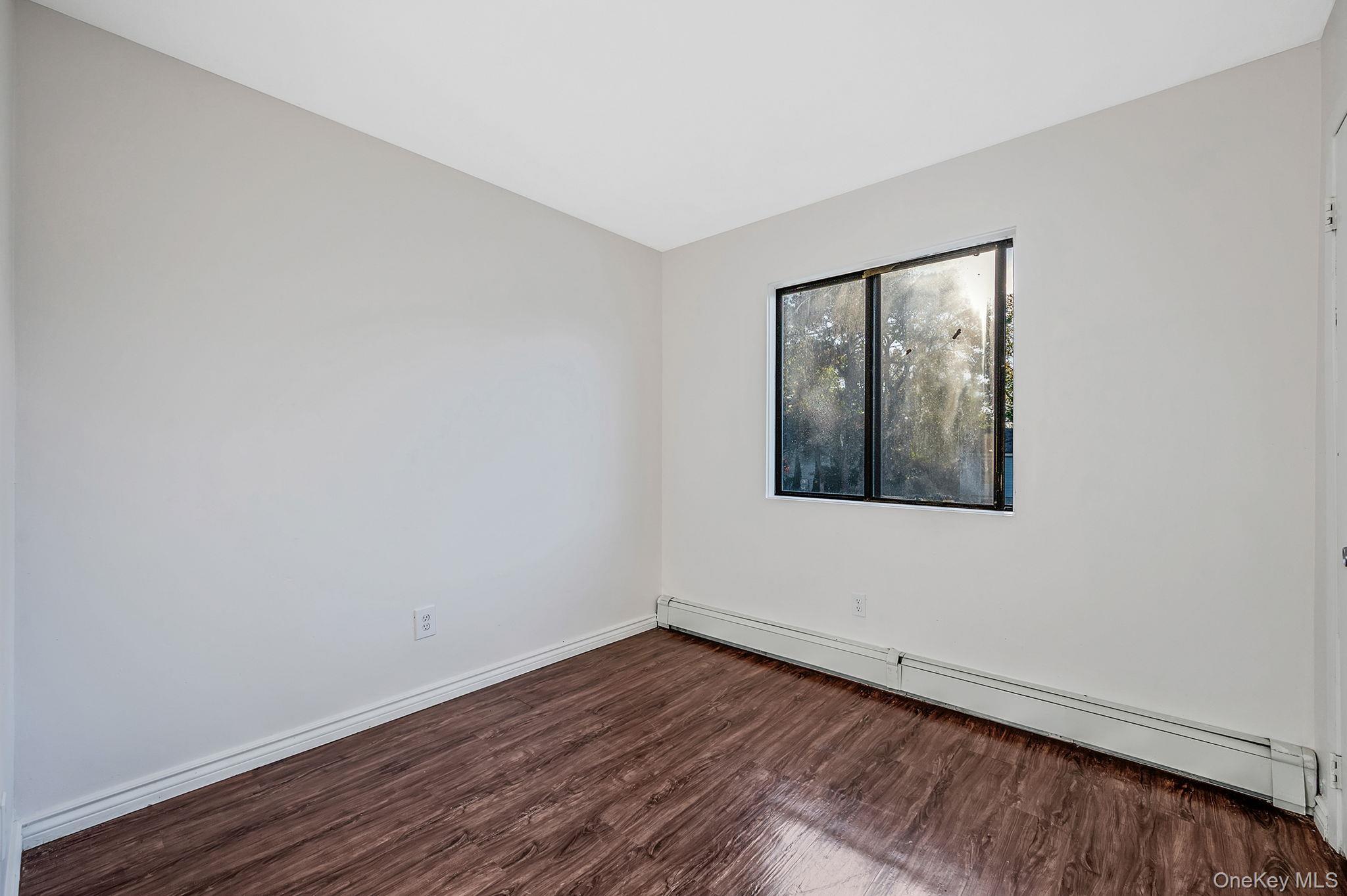 Single Family 30th  Suffolk County, NY 11798, MLS-925751-15