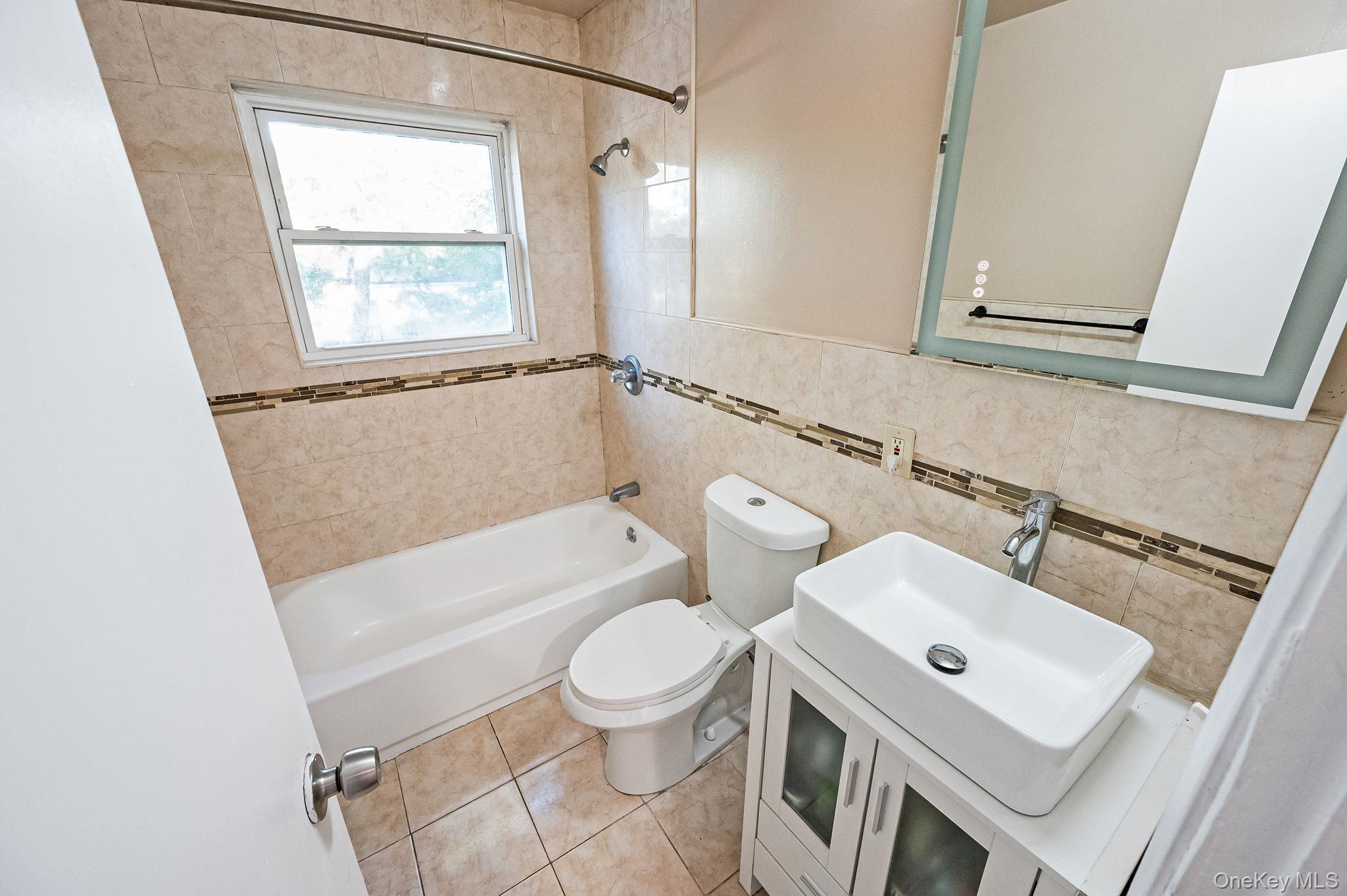 Single Family 30th  Suffolk County, NY 11798, MLS-925751-20