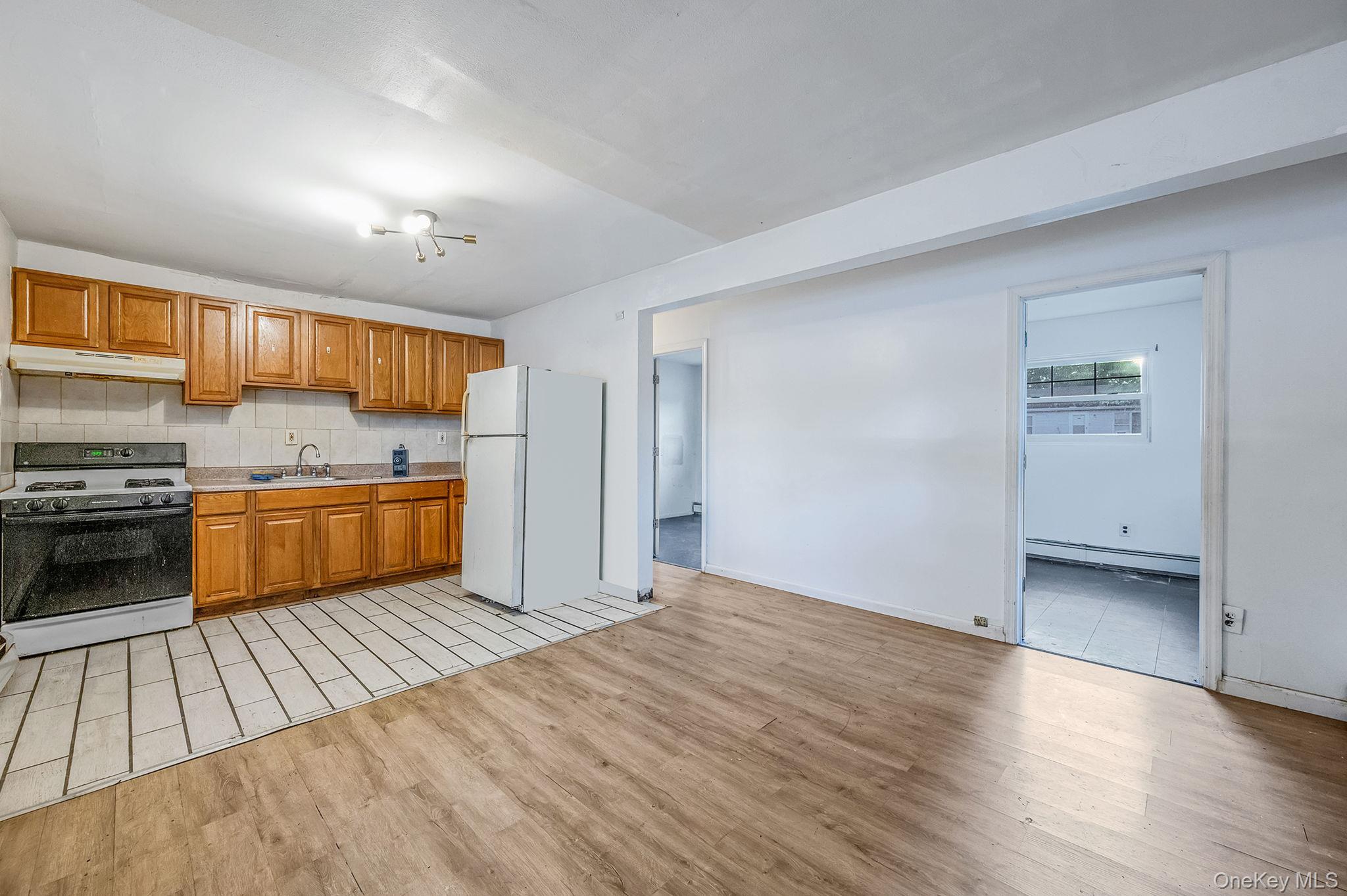 Single Family 30th  Suffolk County, NY 11798, MLS-925751-26