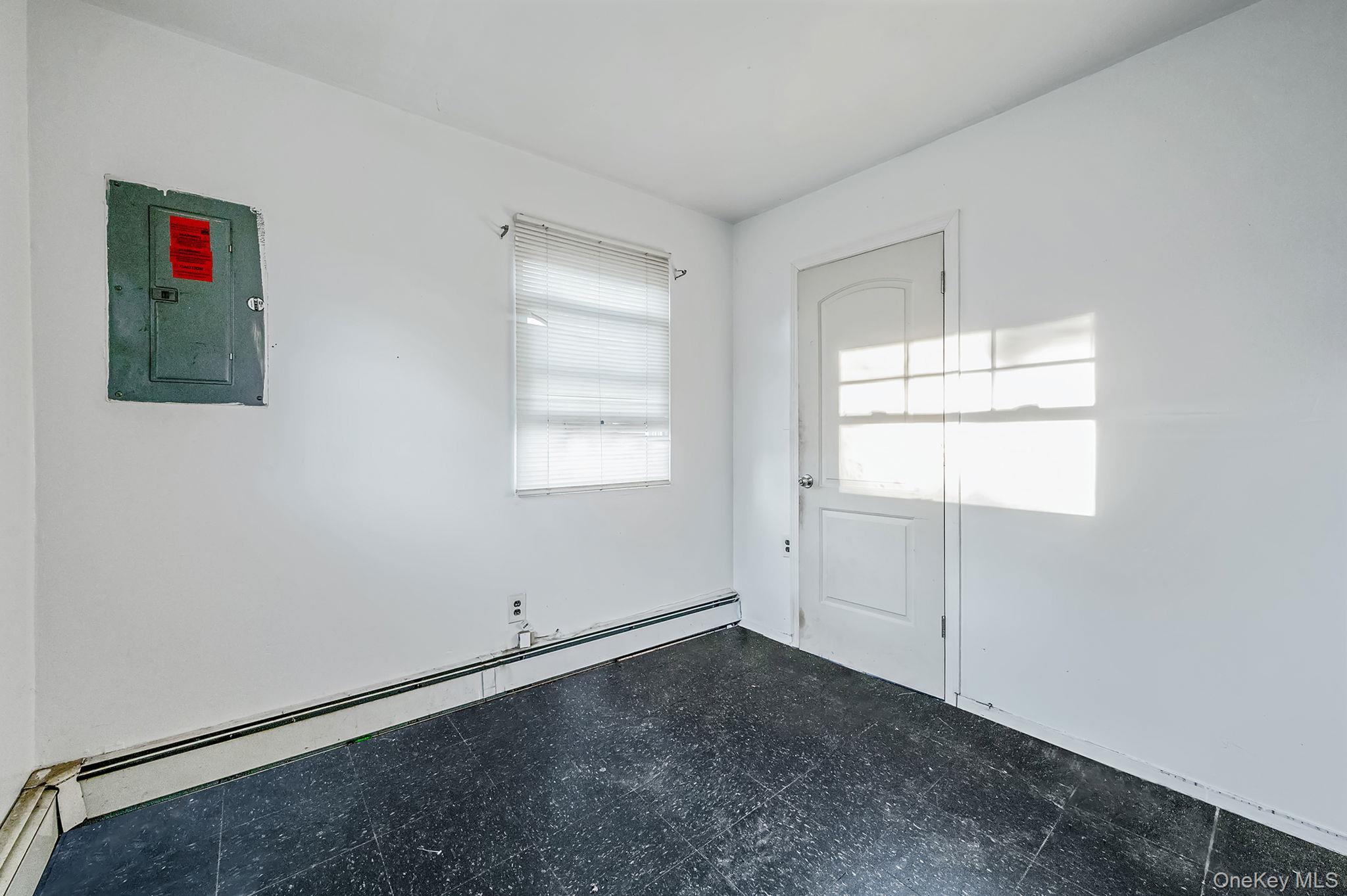 Single Family 30th  Suffolk County, NY 11798, MLS-925751-30