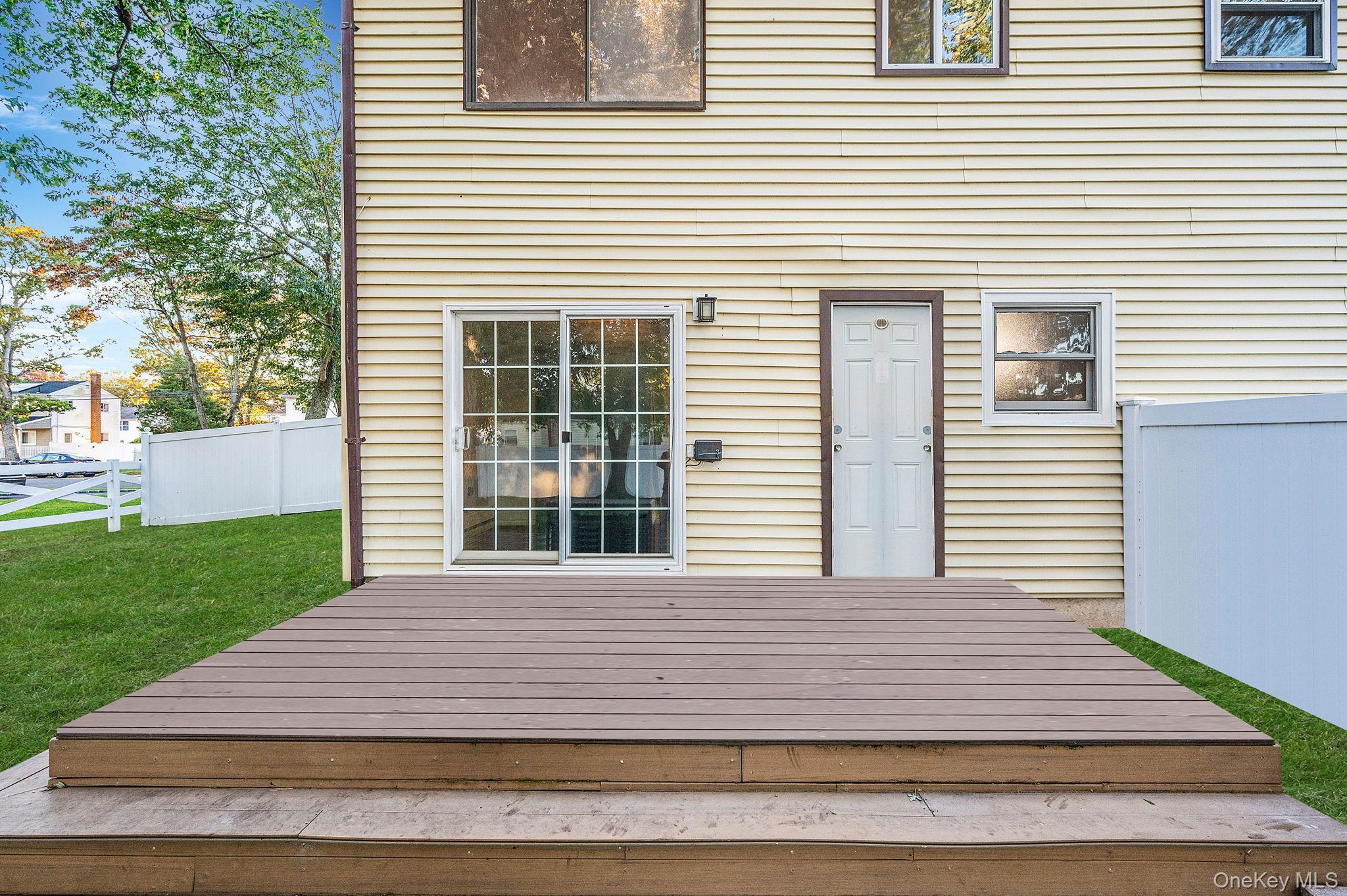 Single Family 30th  Suffolk County, NY 11798, MLS-925751-34