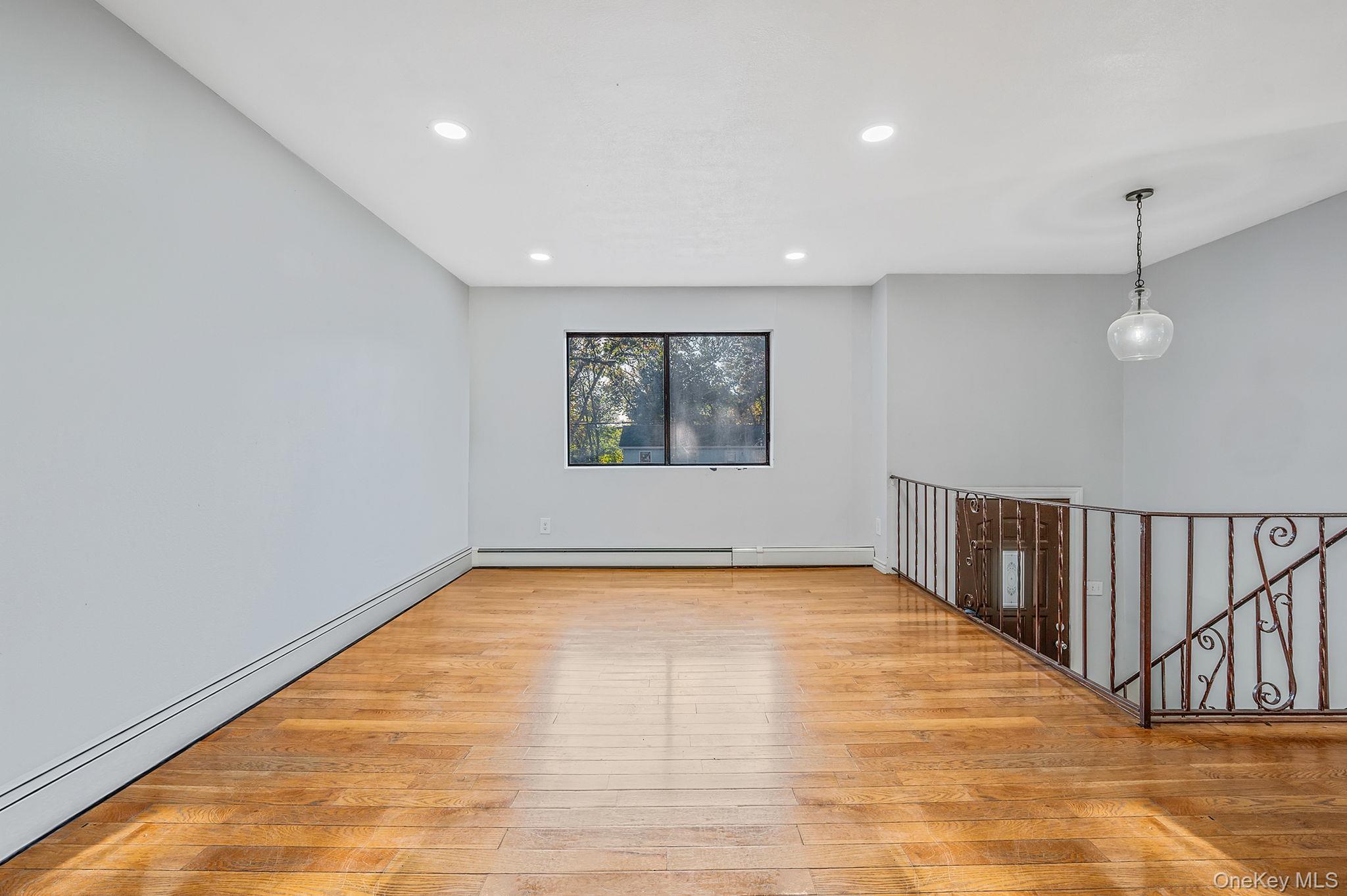 Single Family 30th  Suffolk County, NY 11798, MLS-925751-5