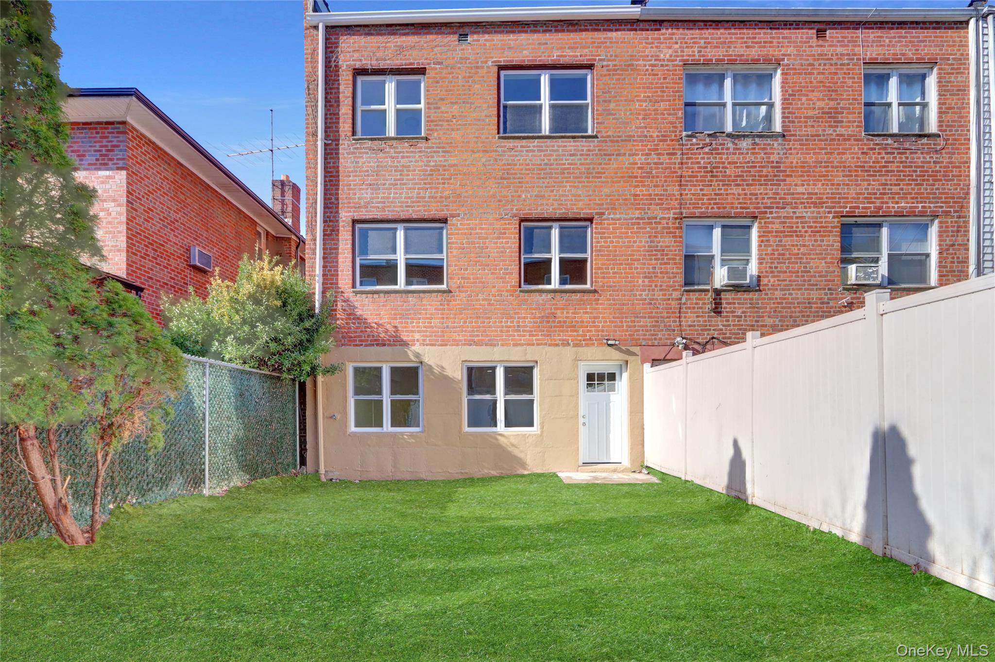 Single Family 85th  Brooklyn, NY 11236, MLS-925785-31