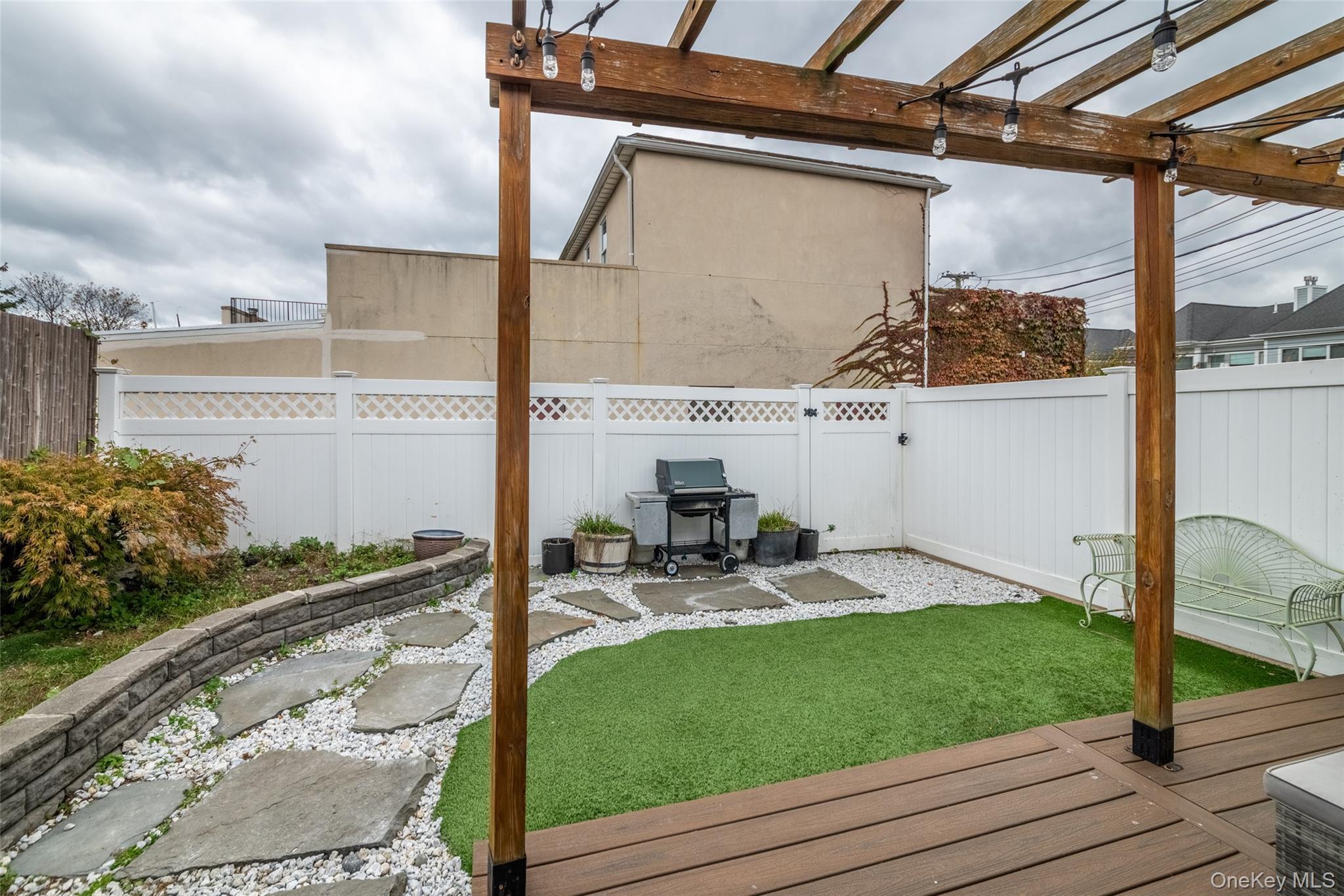 Single Family King  Bronx, NY 10464, MLS-925790-22