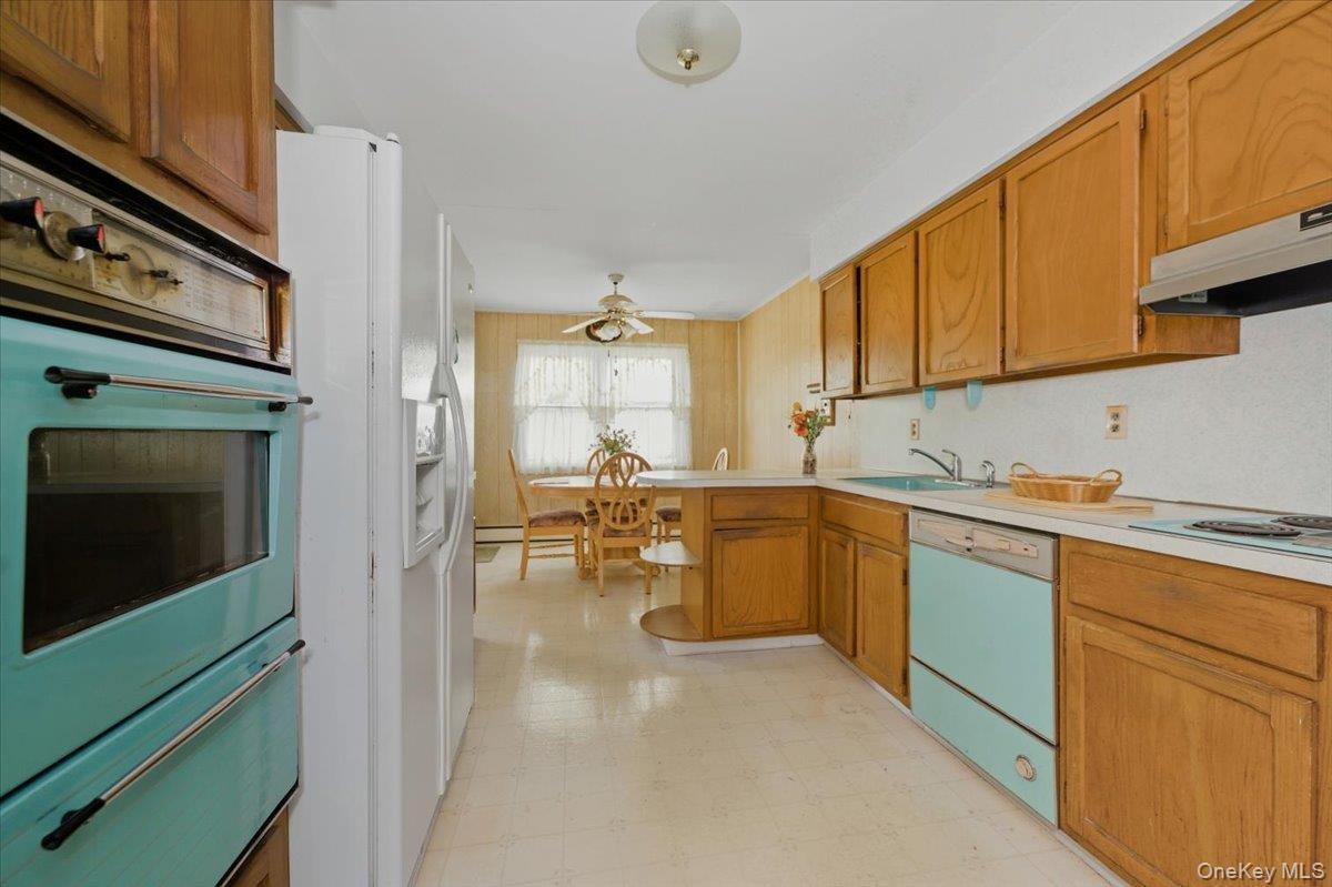 Single Family Gate  Suffolk County, NY 11795, MLS-925799-10