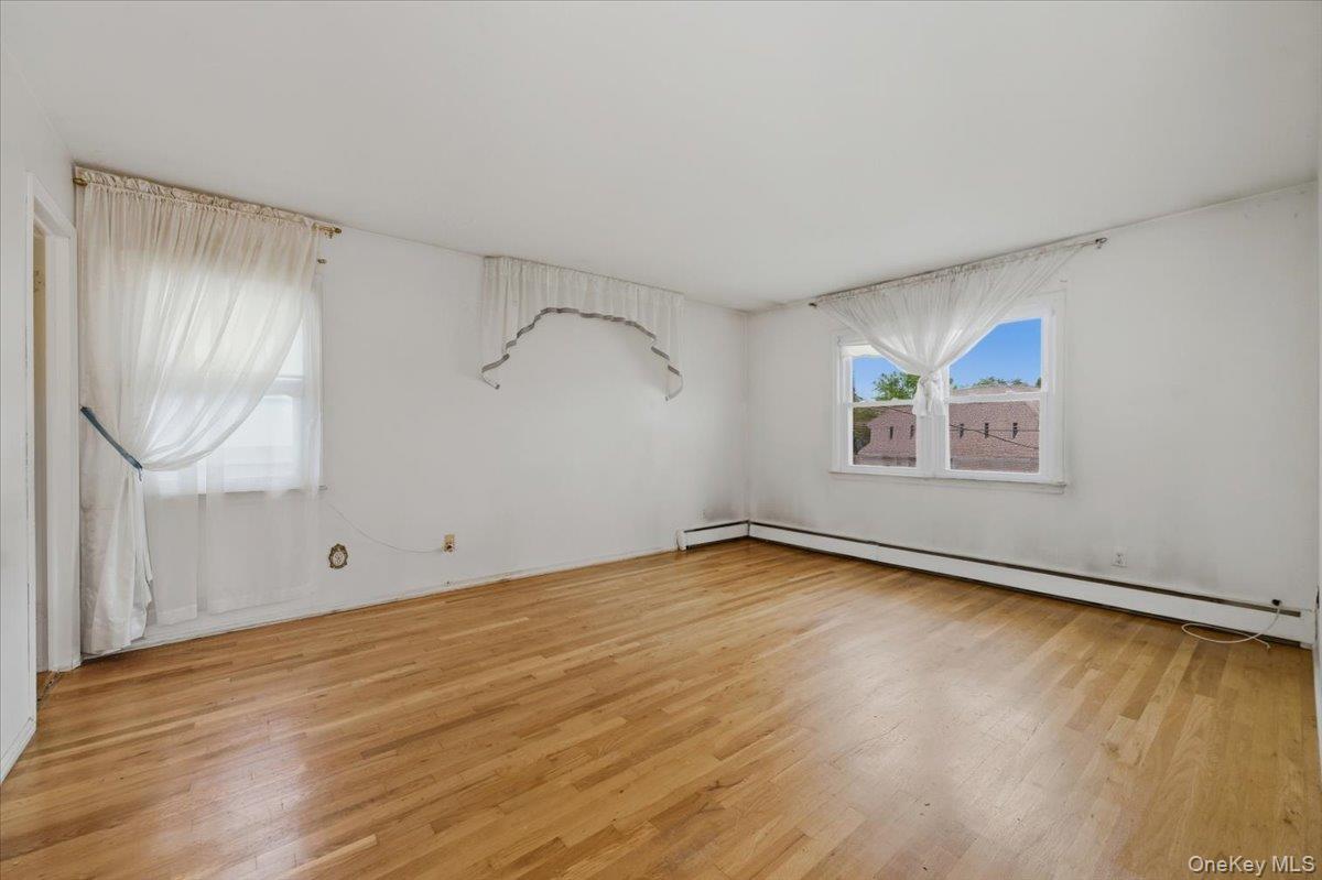 Single Family Gate  Suffolk County, NY 11795, MLS-925799-15