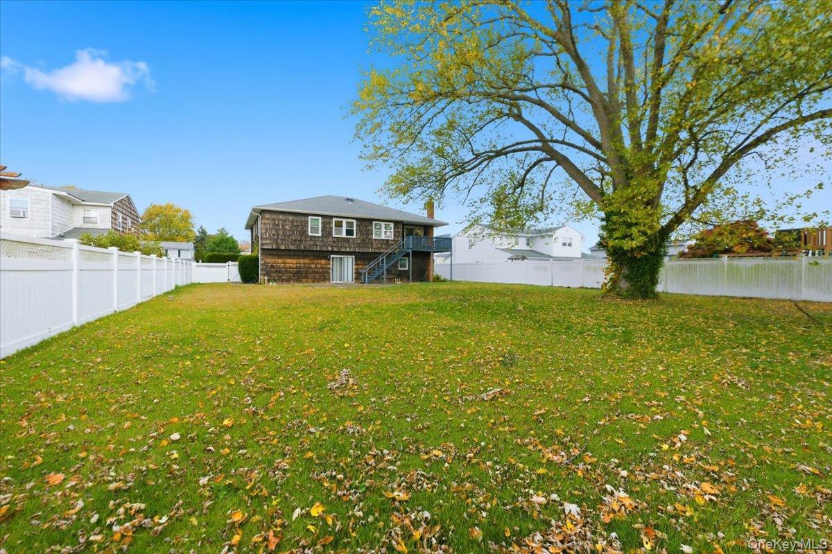 Single Family Gate  Suffolk County, NY 11795, MLS-925799-18