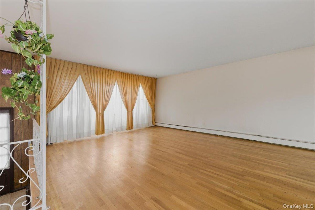 Single Family Gate  Suffolk County, NY 11795, MLS-925799-5