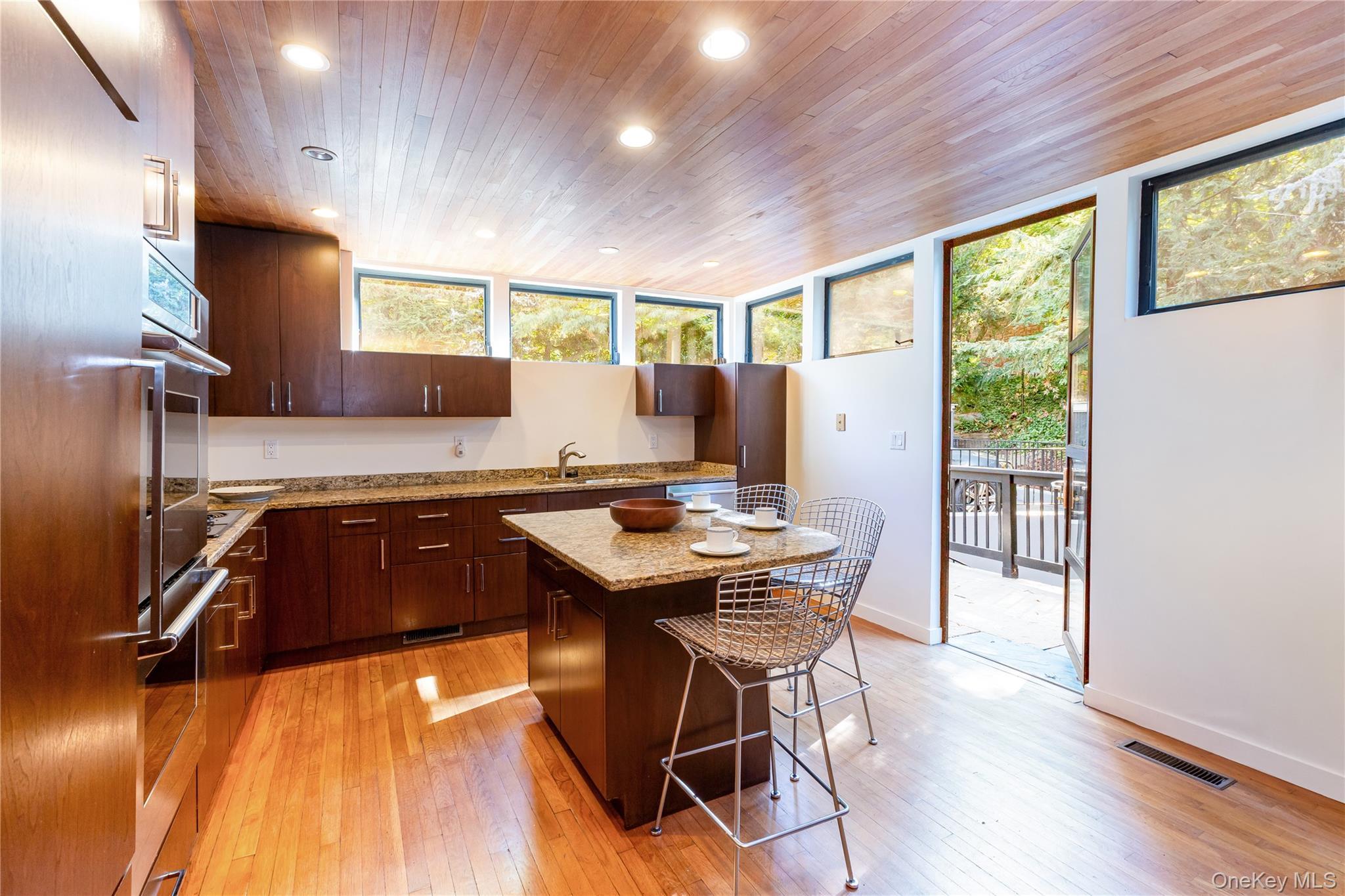 Single Family Ladd Bronx, NY 10471, MLS-925803-10