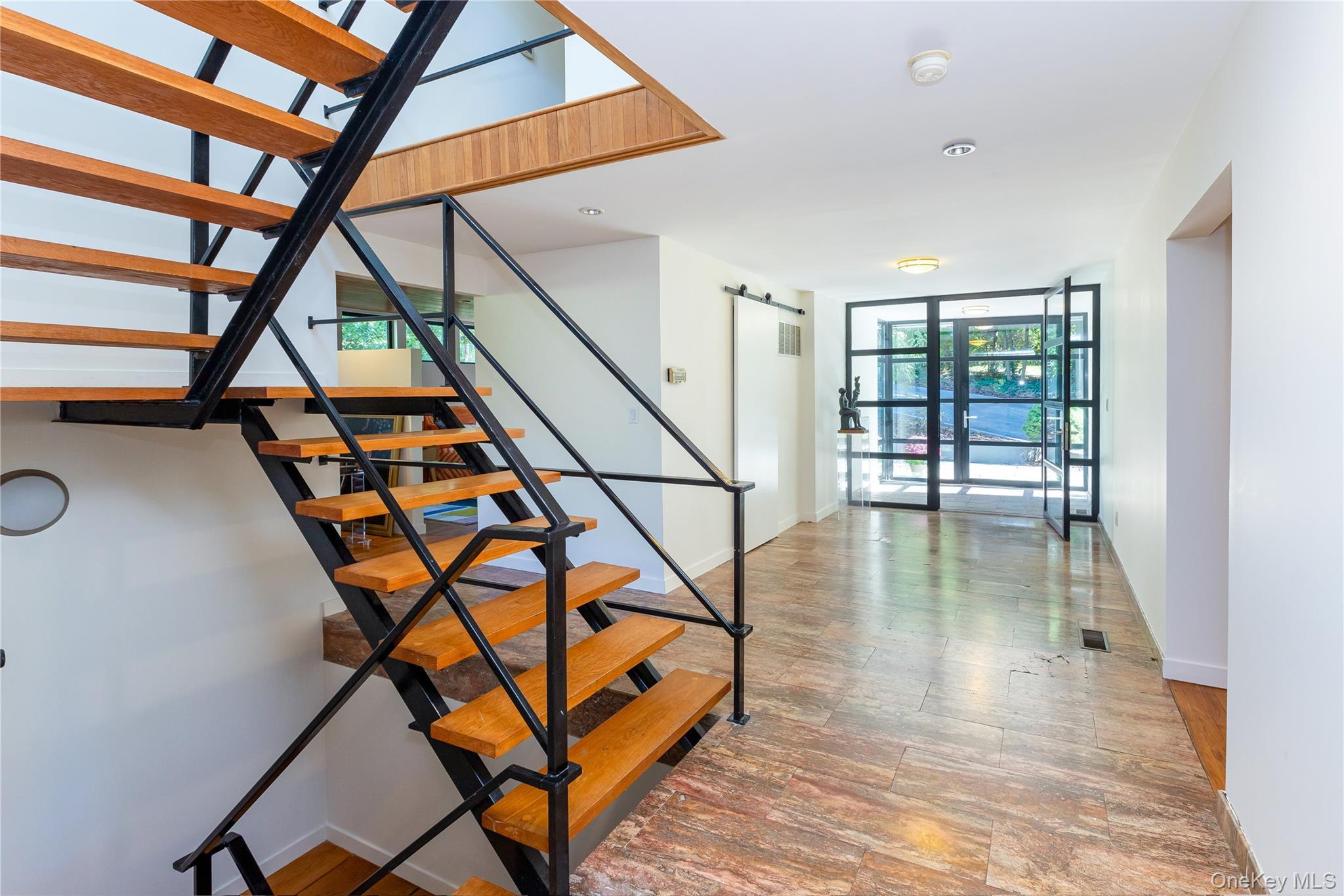 Single Family Ladd Bronx, NY 10471, MLS-925803-23