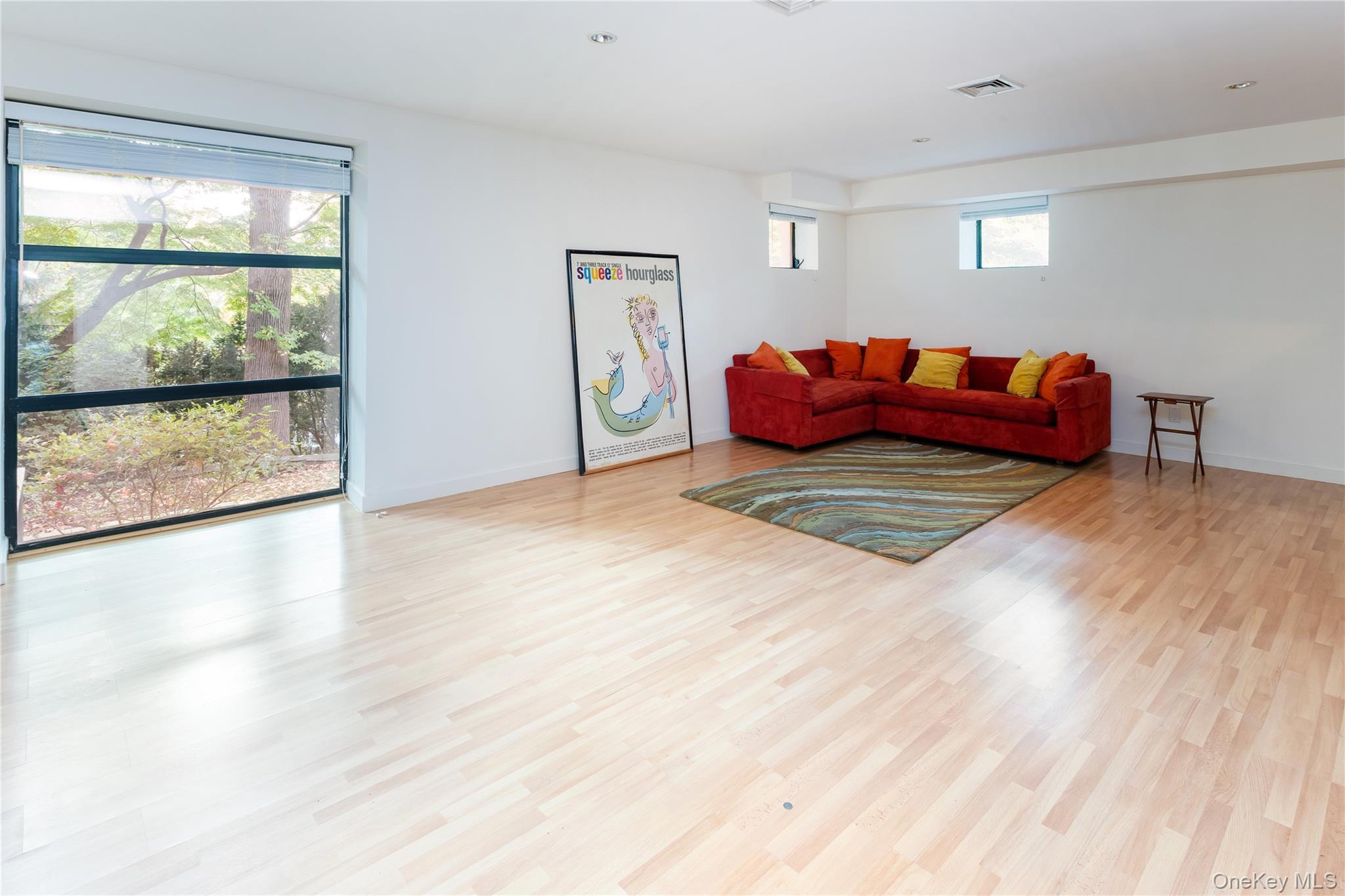 Single Family Ladd Bronx, NY 10471, MLS-925803-25