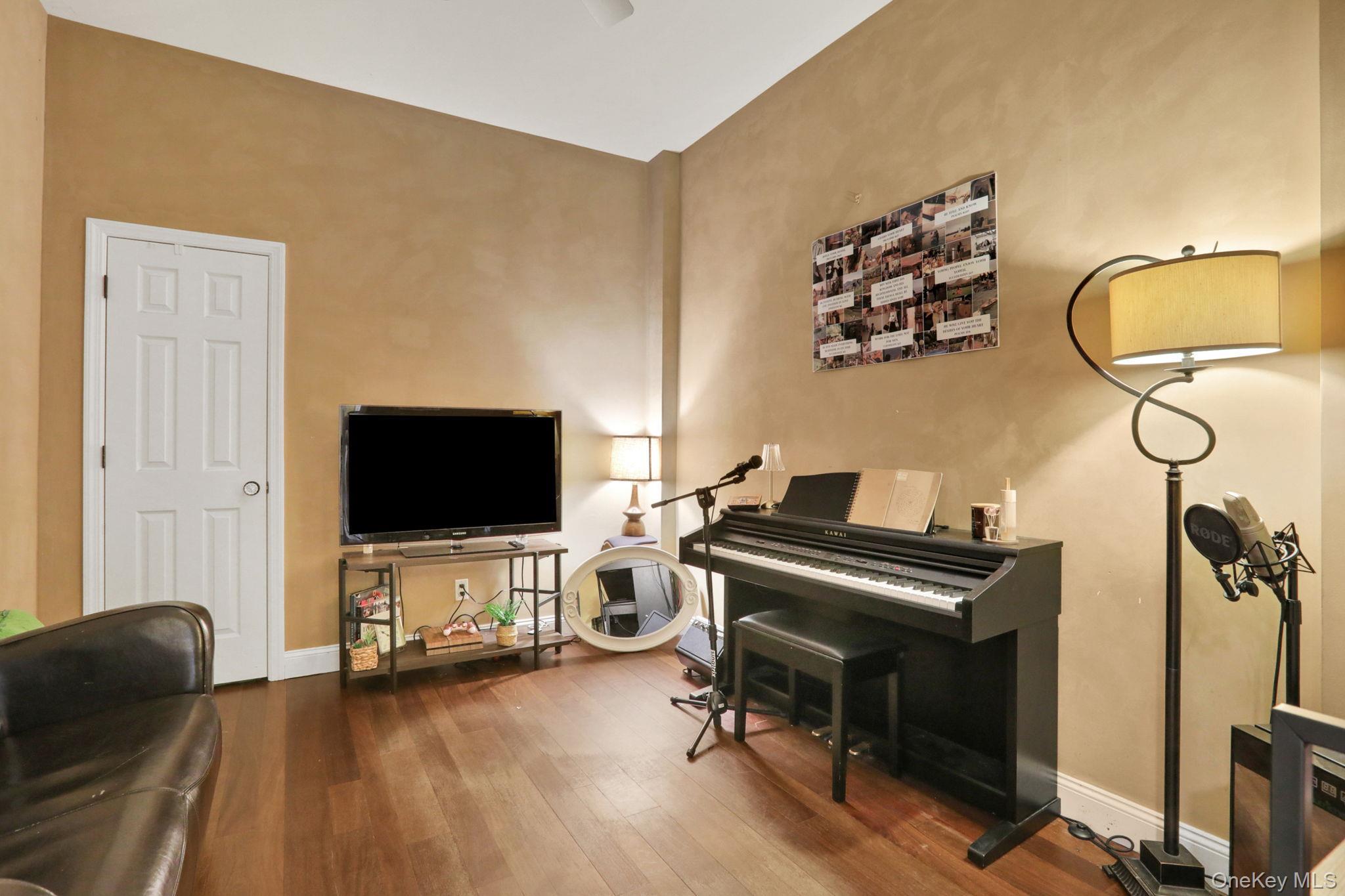 Single Family Reunion Westchester County, NY 10573, MLS-925817-23