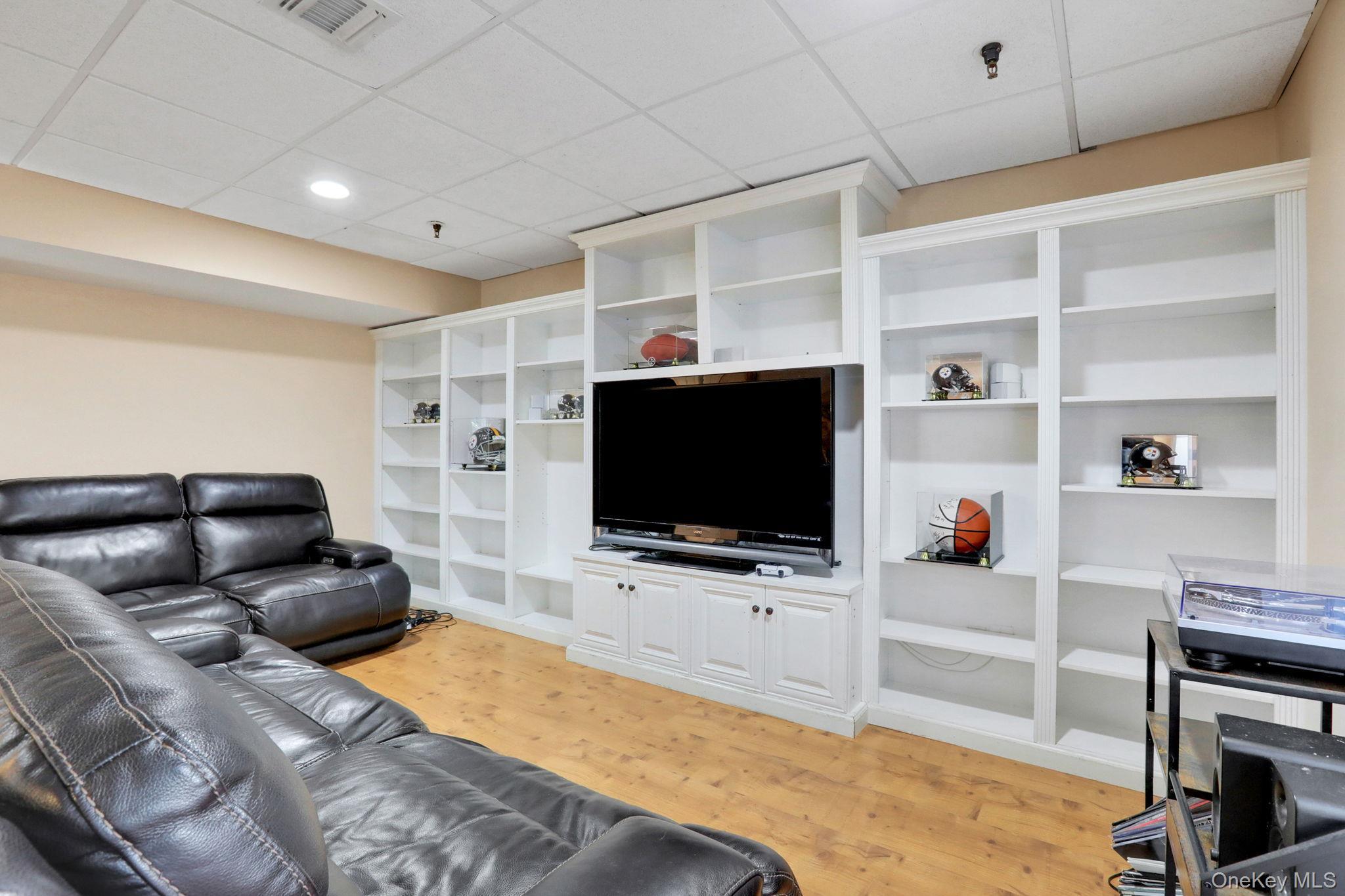 Single Family Reunion Westchester County, NY 10573, MLS-925817-28