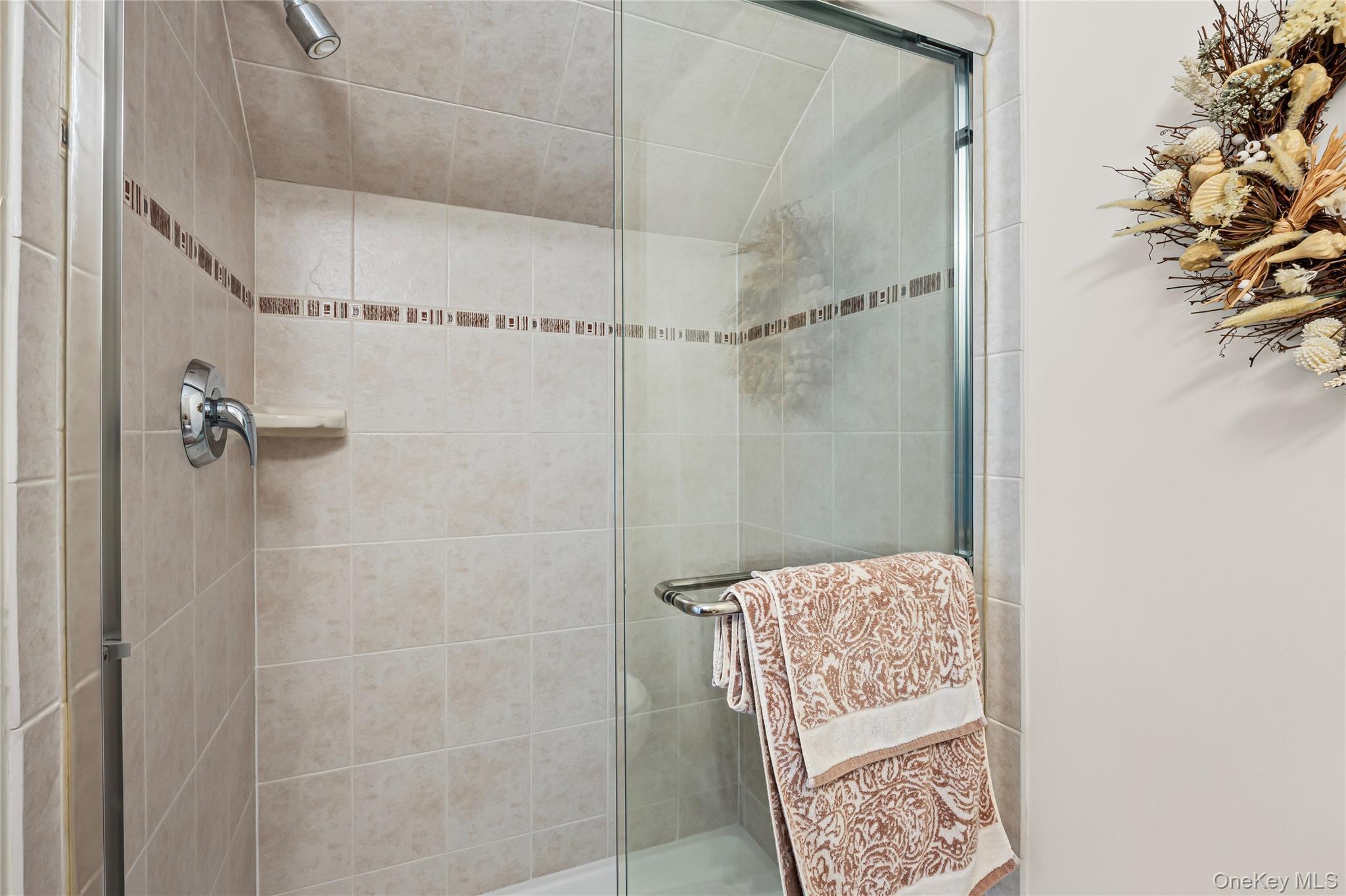 Condo Avery  Suffolk County, NY 11764, MLS-925827-27