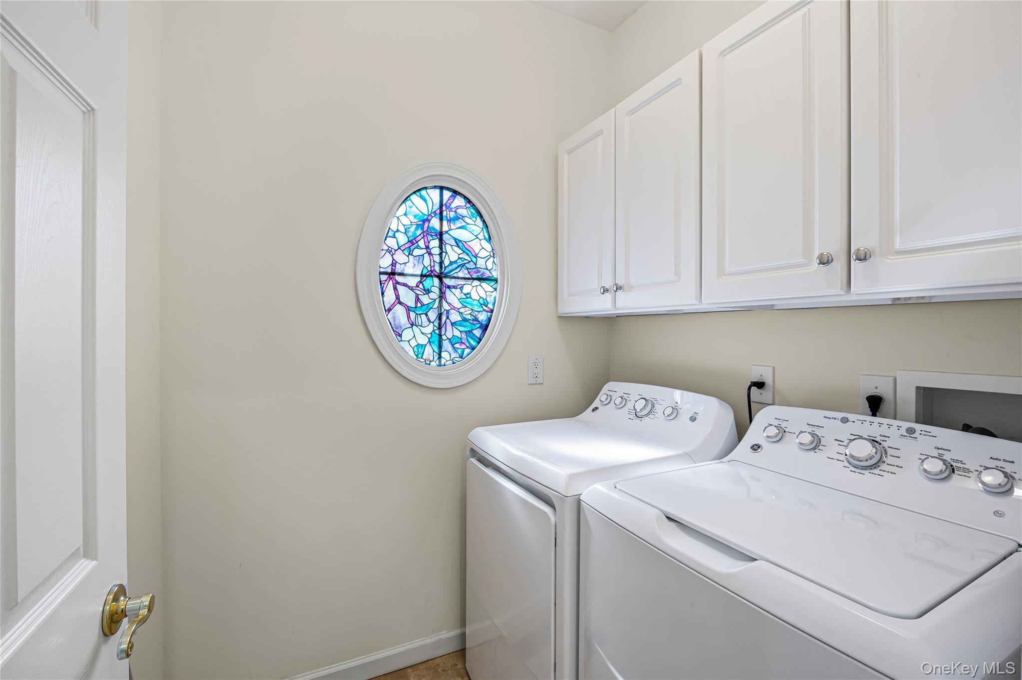 Condo Avery  Suffolk County, NY 11764, MLS-925827-29