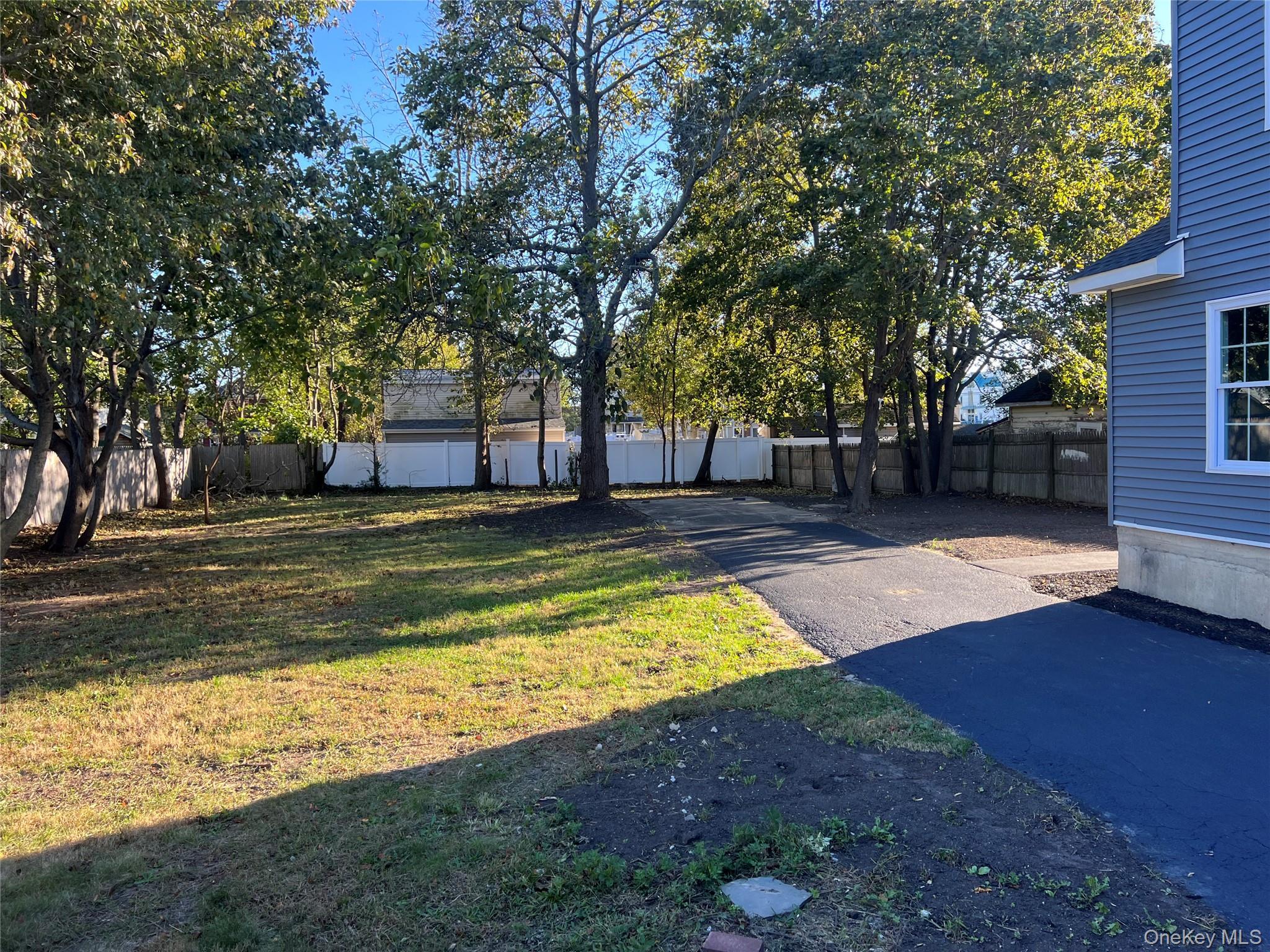 Single Family Silver  Suffolk County, NY 11772, MLS-925836-9