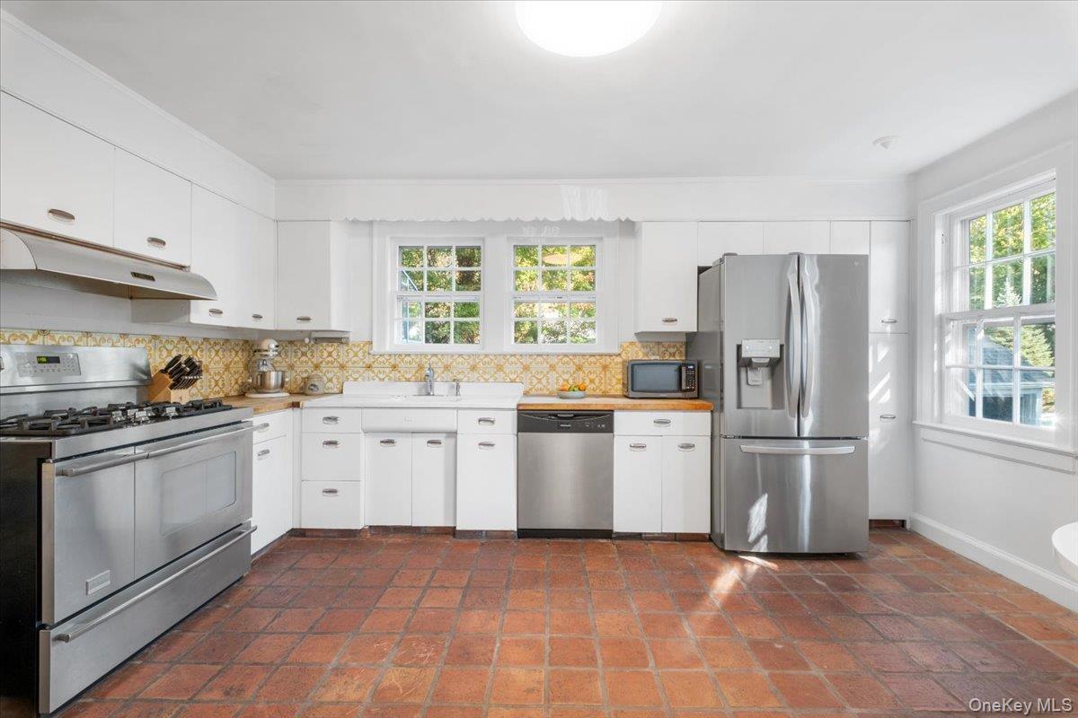 Single Family Barry  Westchester County, NY 10583, MLS-925841-9