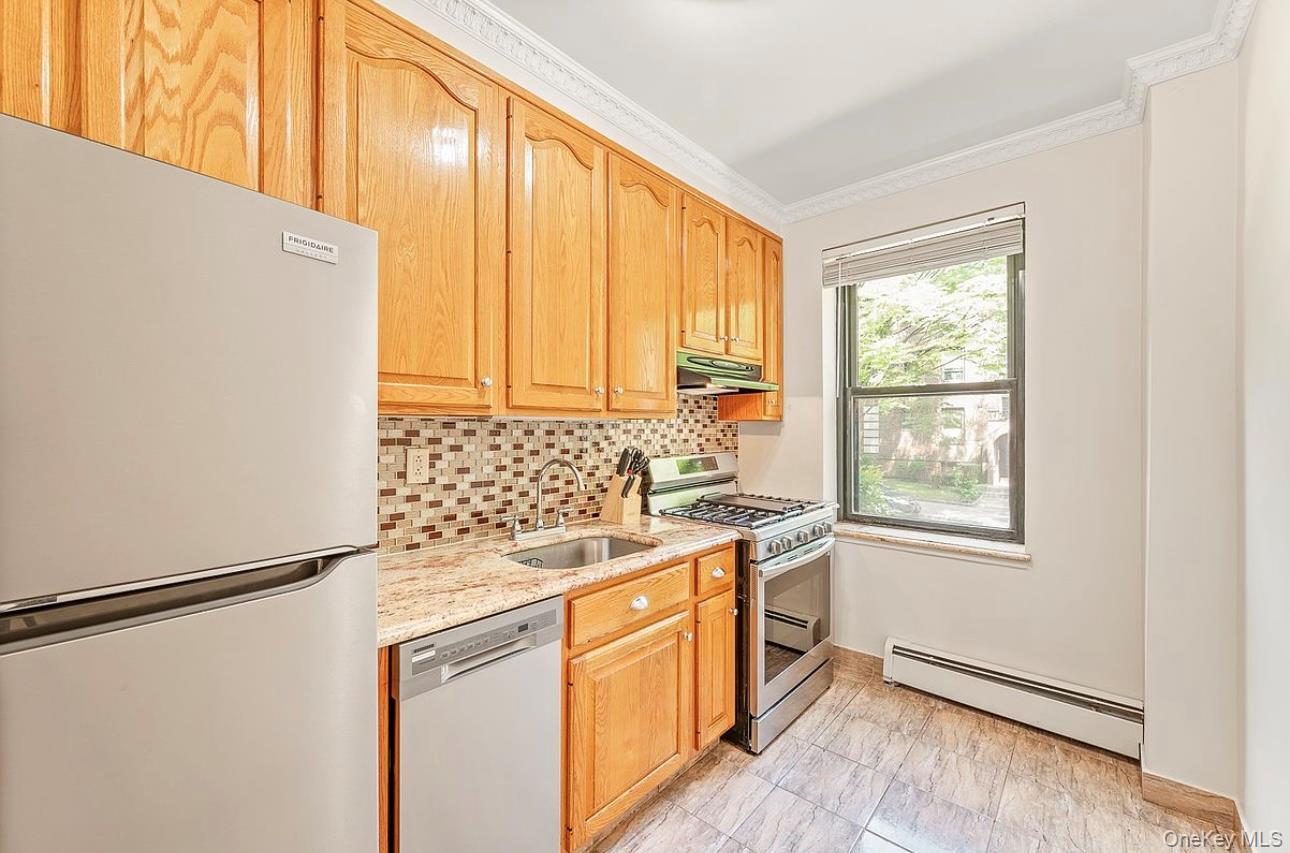 Condo 77th Queens, NY 11370, MLS-925852-6