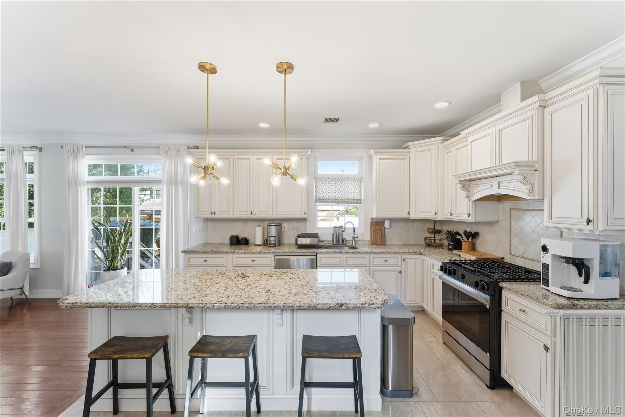 Single Family Frederick Nassau County, NY 11572, MLS-925866-10