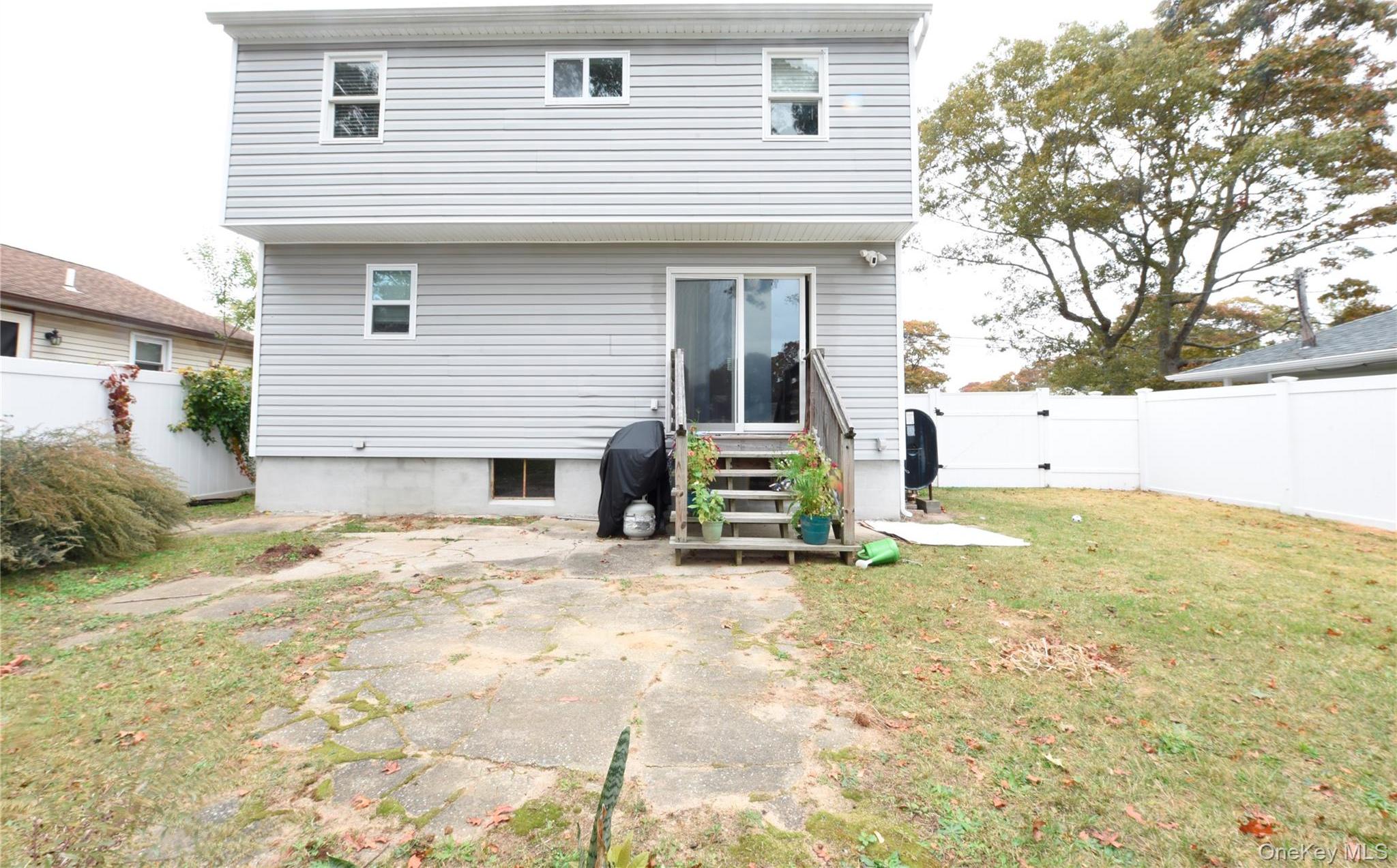 Single Family Pennwood  Suffolk County, NY 11951, MLS-925894-19