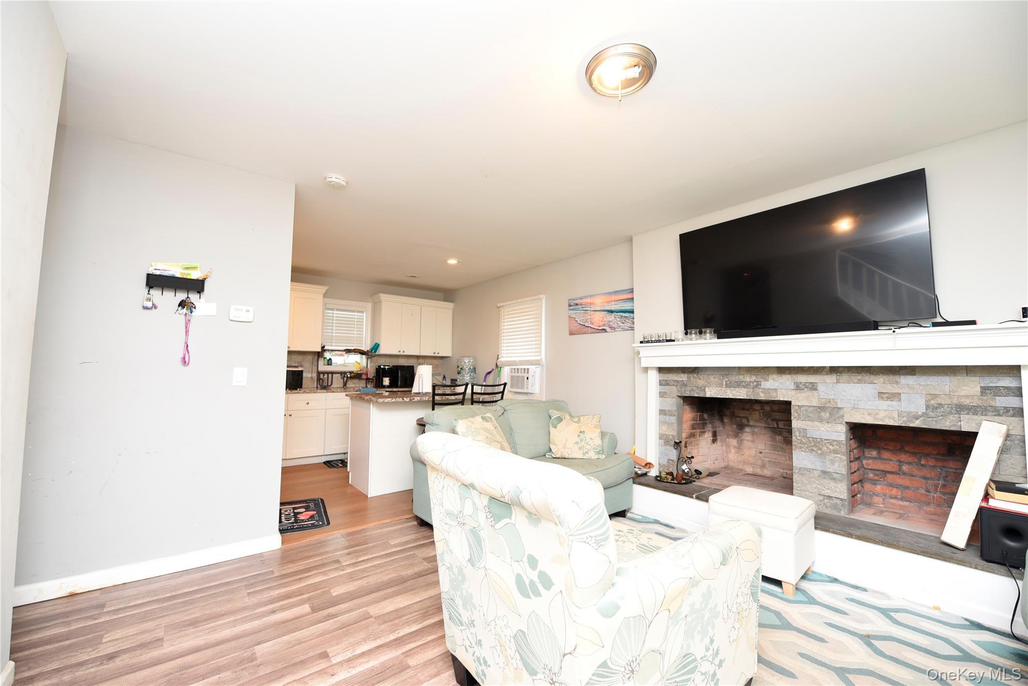 Single Family Pennwood  Suffolk County, NY 11951, MLS-925894-5