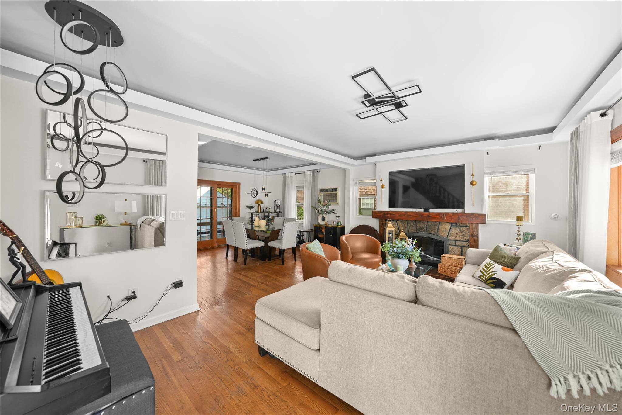 Single Family 15  Queens, NY 11357, MLS-925924-3