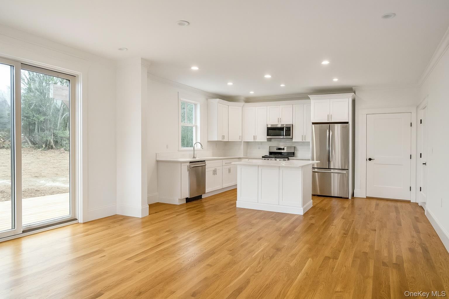 Single Family Frans  Suffolk County, NY 11778, MLS-925927-9