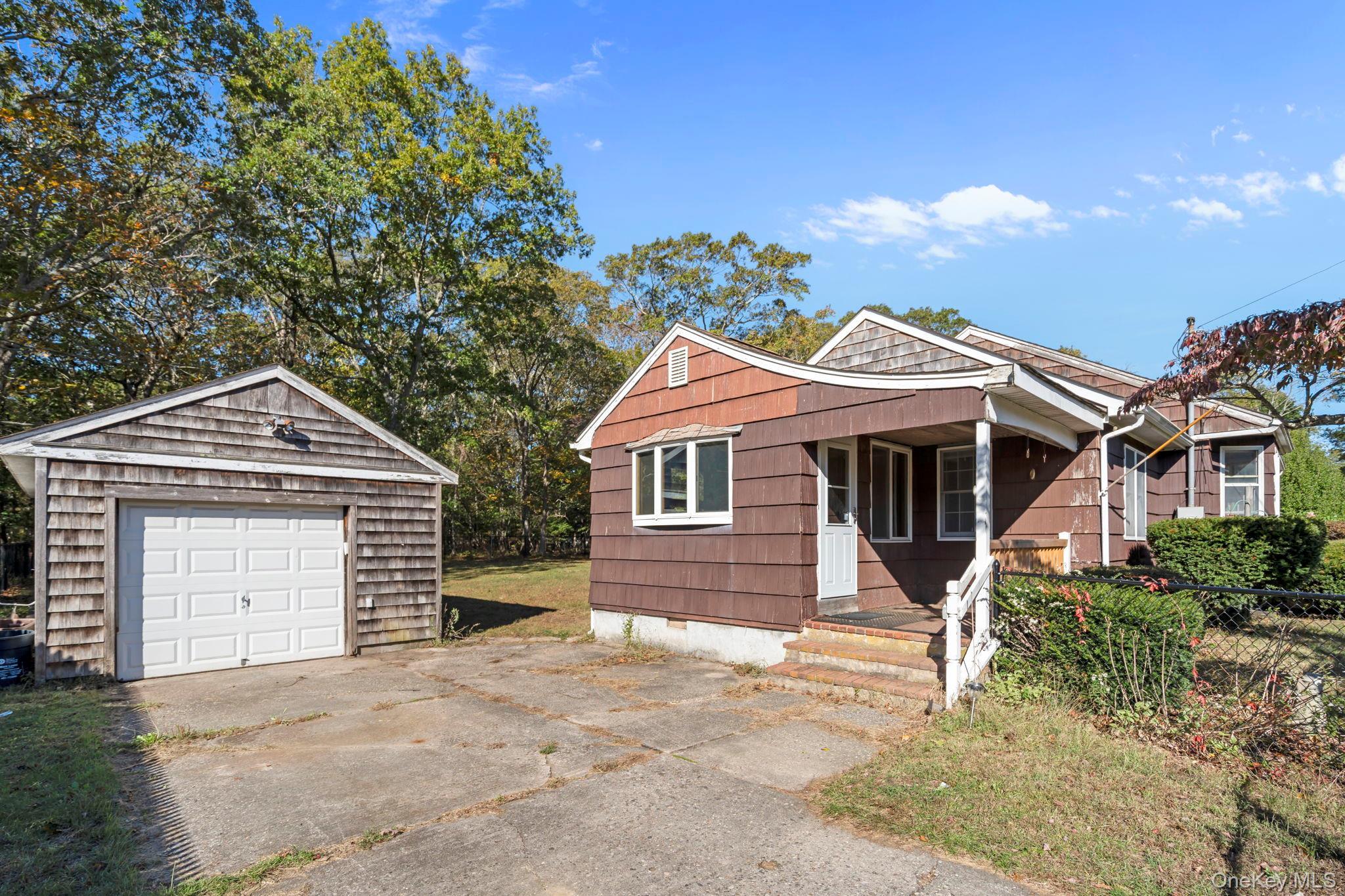 Single Family Patchogue Yaphank  Suffolk County, NY 11980, MLS-925944-33
