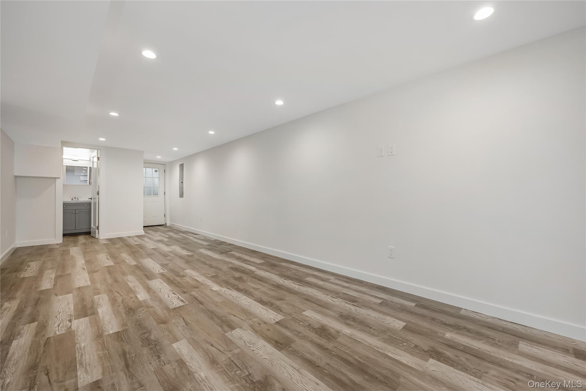 Single Family Douglas  Nassau County, NY 11793, MLS-925951-28