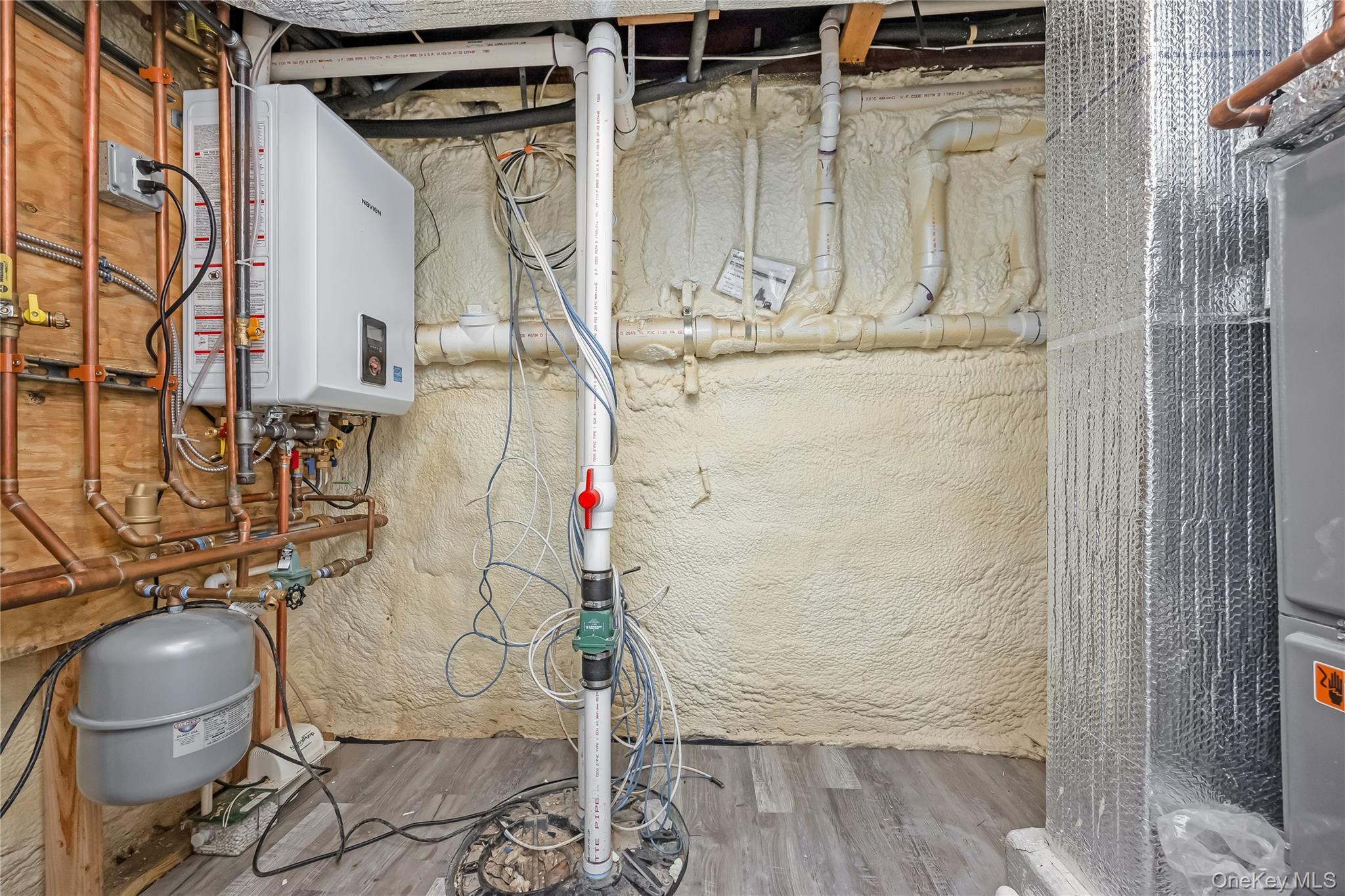 Single Family Douglas  Nassau County, NY 11793, MLS-925951-31