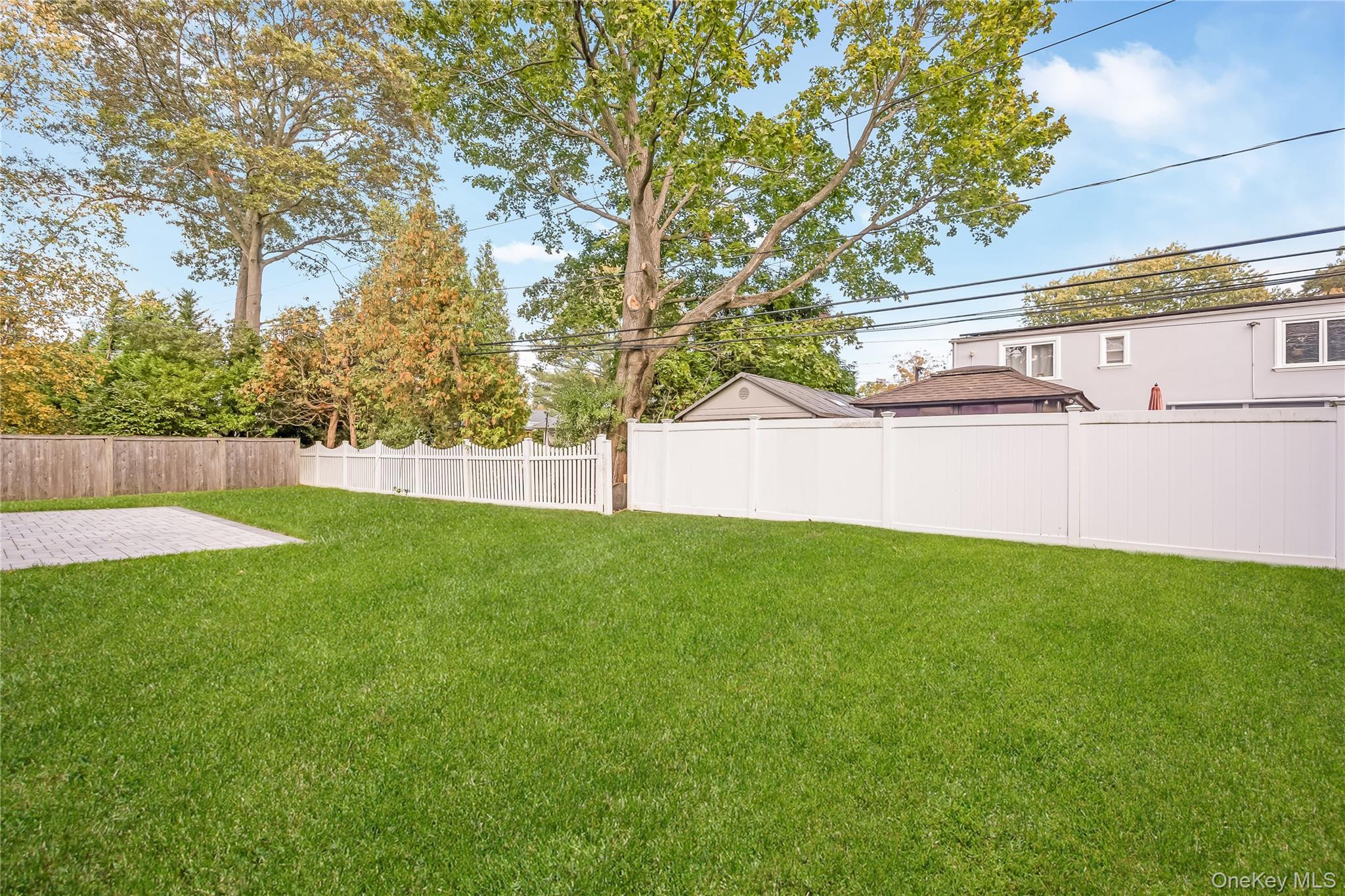 Single Family Douglas  Nassau County, NY 11793, MLS-925951-4