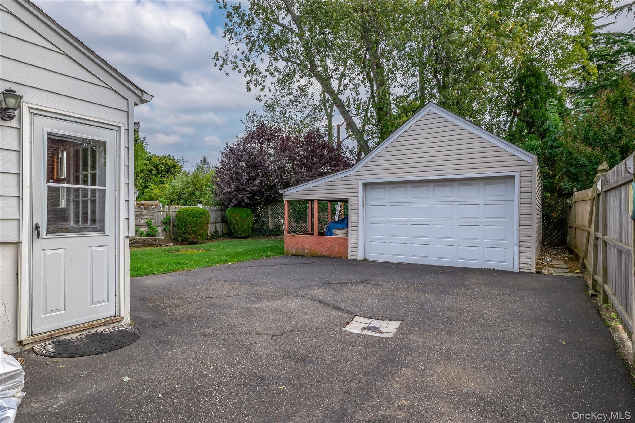 Single Family Oceanside  Nassau County, NY 11572, MLS-925954-22