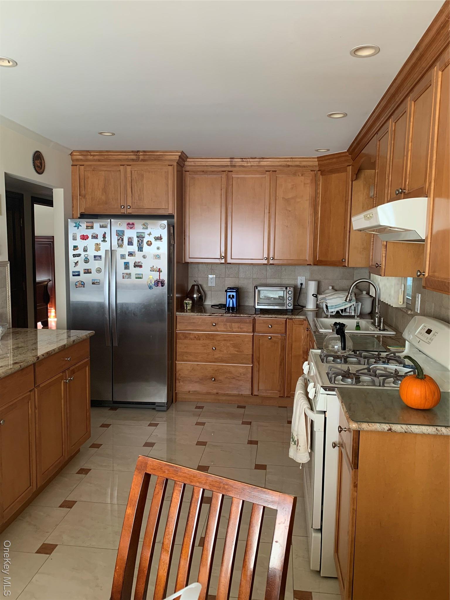 Single Family 90th  Queens, NY 11414, MLS-925963-7