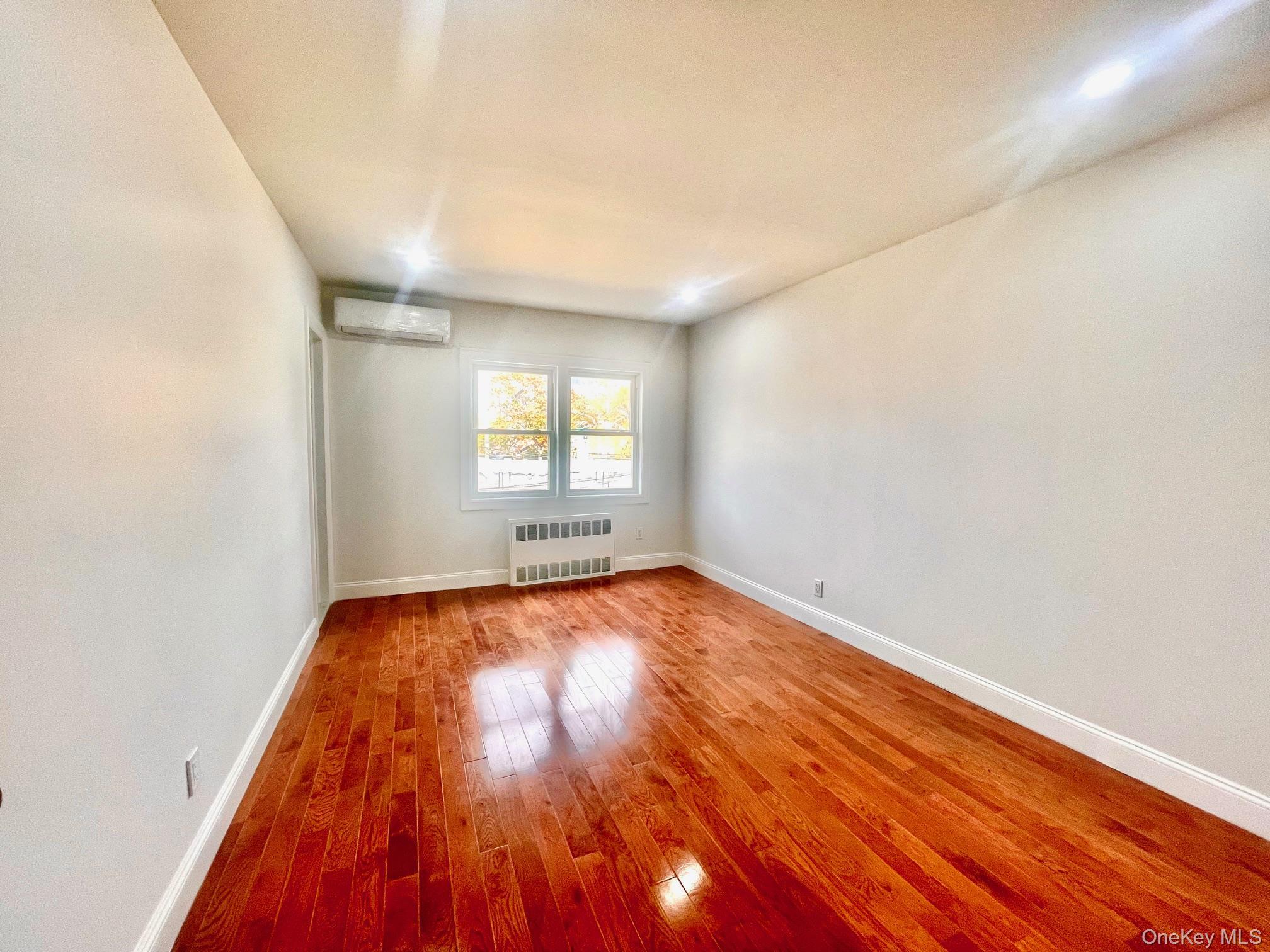 Single Family 17th  Queens, NY 11357, MLS-925964-8