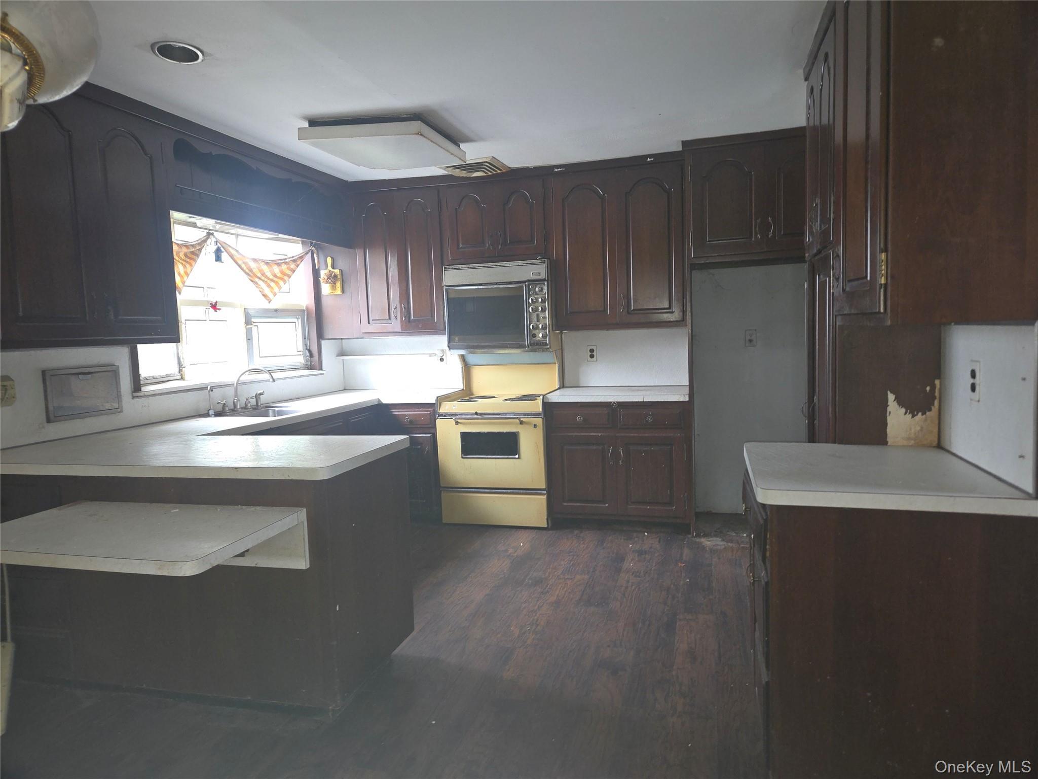 Single Family Mark  Nassau County, NY 11554, MLS-925980-32