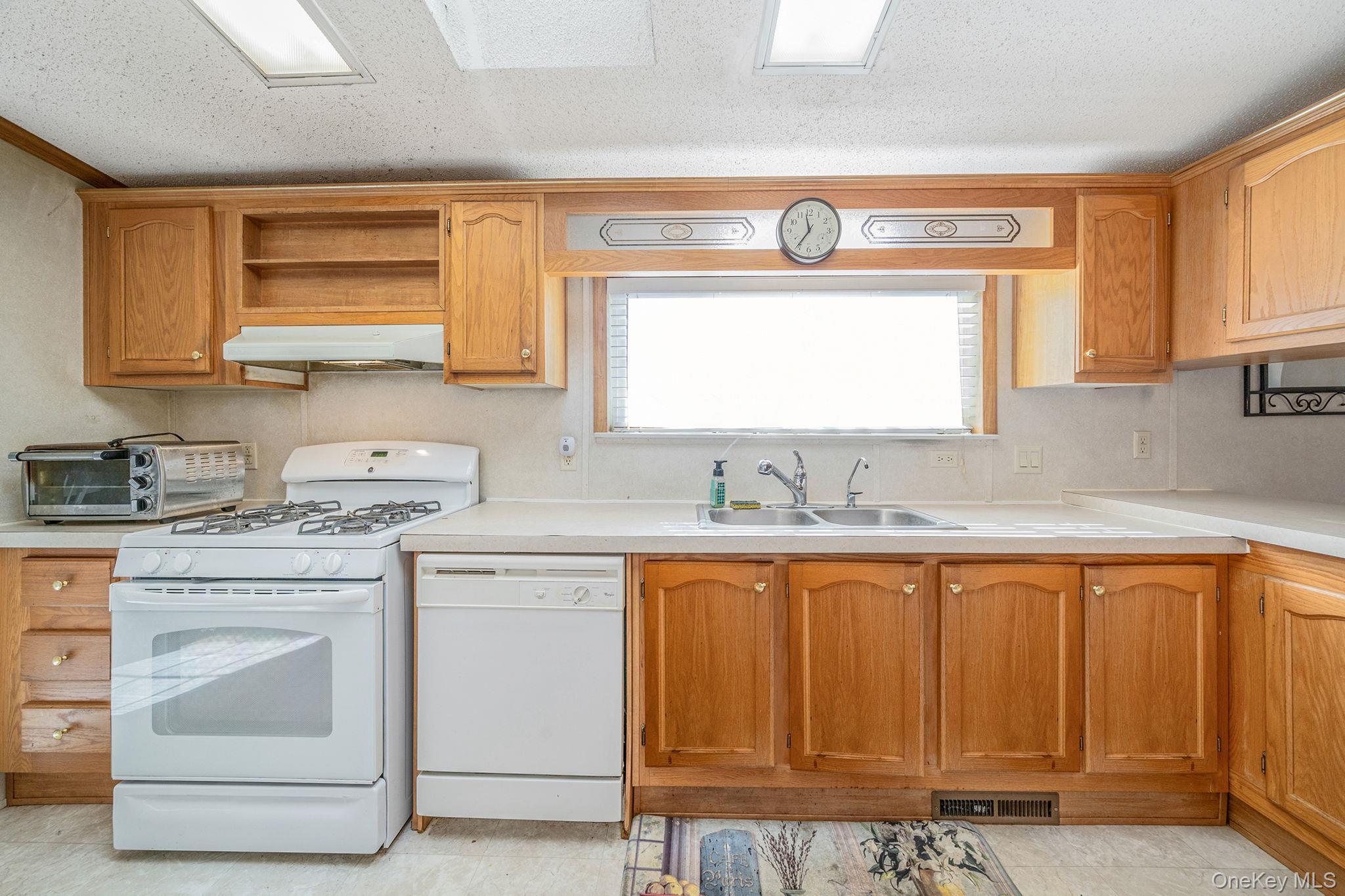 Single Family Betsy Ross  Suffolk County, NY 11716, MLS-925986-18